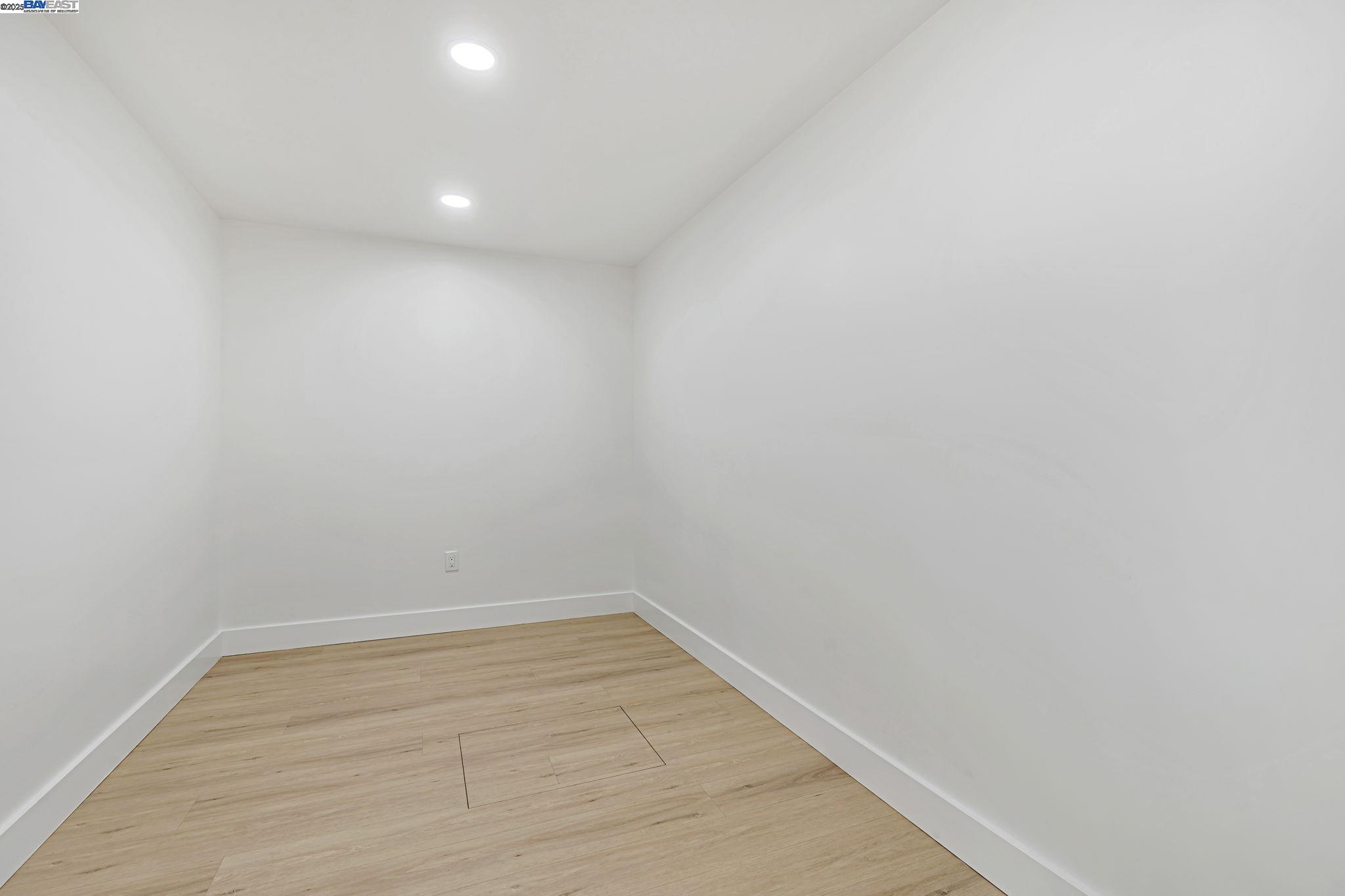 Detail Gallery Image 24 of 45 For 160 via Del Sol, Walnut Creek,  CA 94597 - 5 Beds | 3/1 Baths