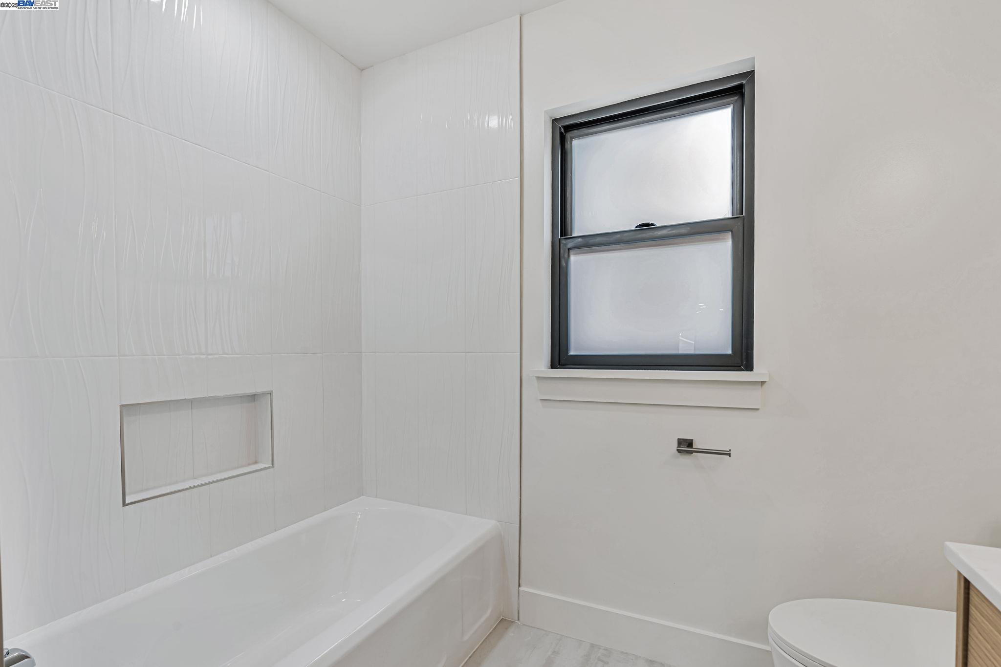 Detail Gallery Image 26 of 45 For 160 via Del Sol, Walnut Creek,  CA 94597 - 5 Beds | 3/1 Baths