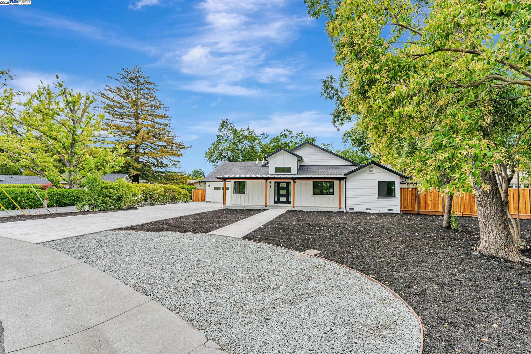 Detail Gallery Image 4 of 45 For 160 via Del Sol, Walnut Creek,  CA 94597 - 5 Beds | 3/1 Baths