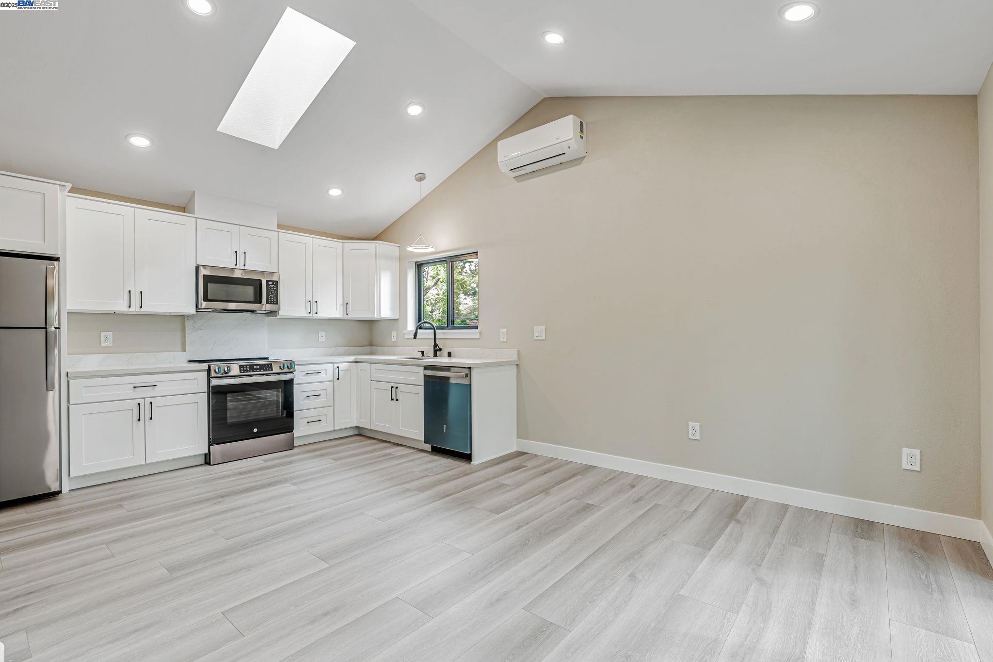 Detail Gallery Image 35 of 45 For 160 via Del Sol, Walnut Creek,  CA 94597 - 5 Beds | 3/1 Baths