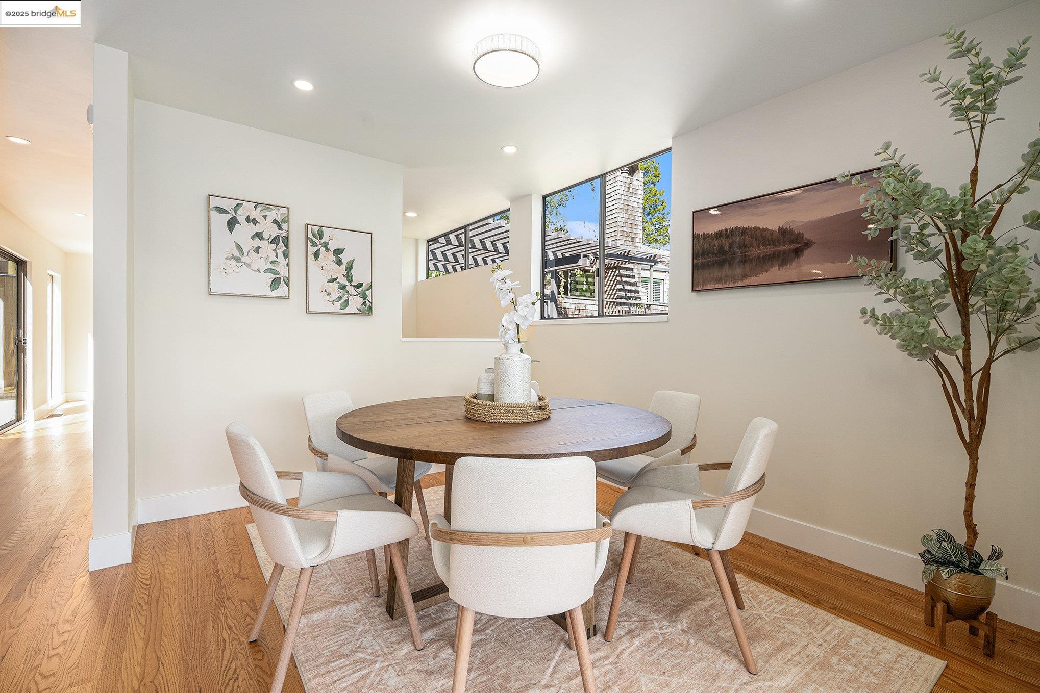 Detail Gallery Image 12 of 41 For 218 the Knoll, Orinda,  CA 94563 - 3 Beds | 3 Baths