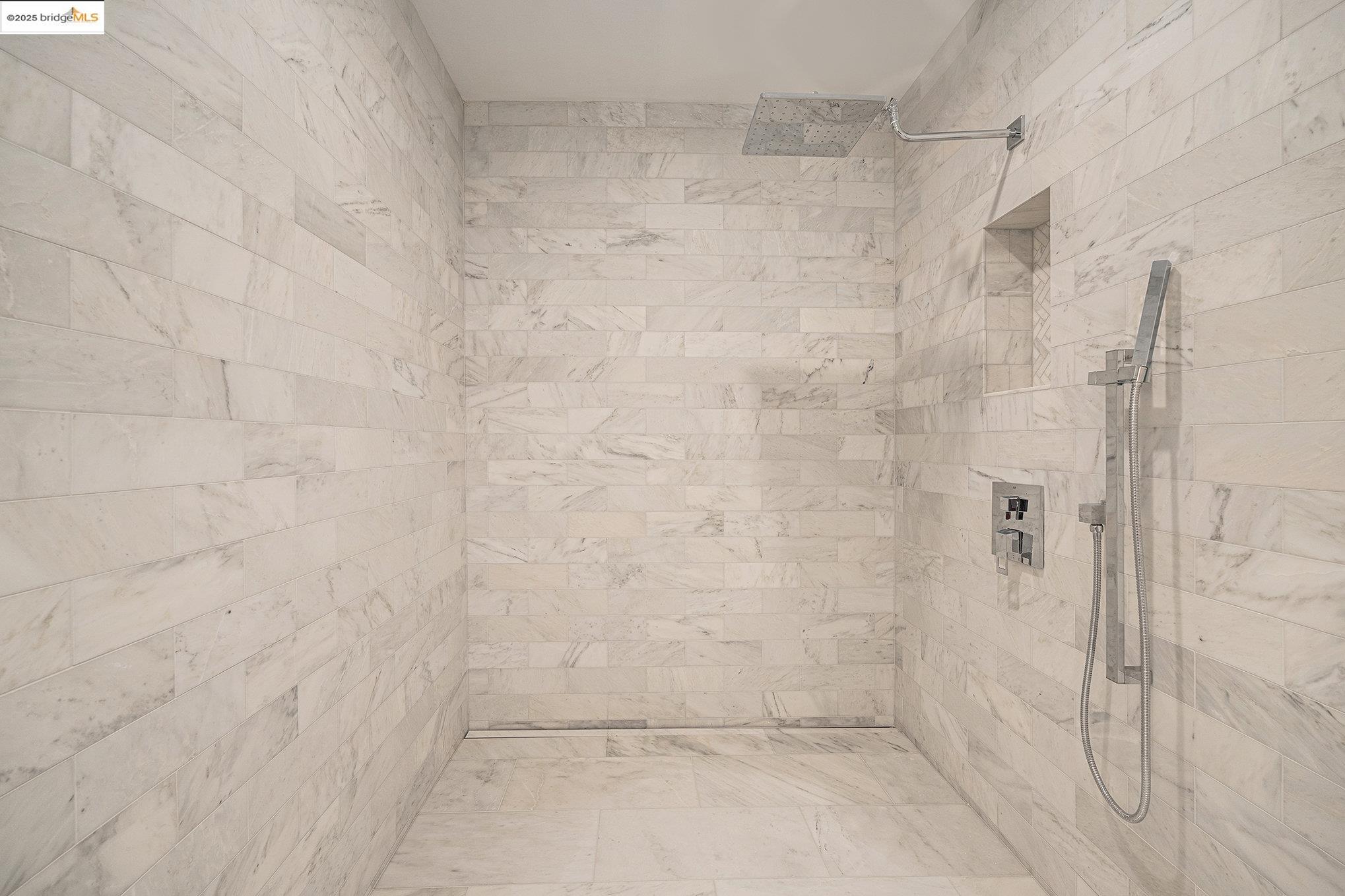 Detail Gallery Image 22 of 41 For 218 the Knoll, Orinda,  CA 94563 - 3 Beds | 3 Baths