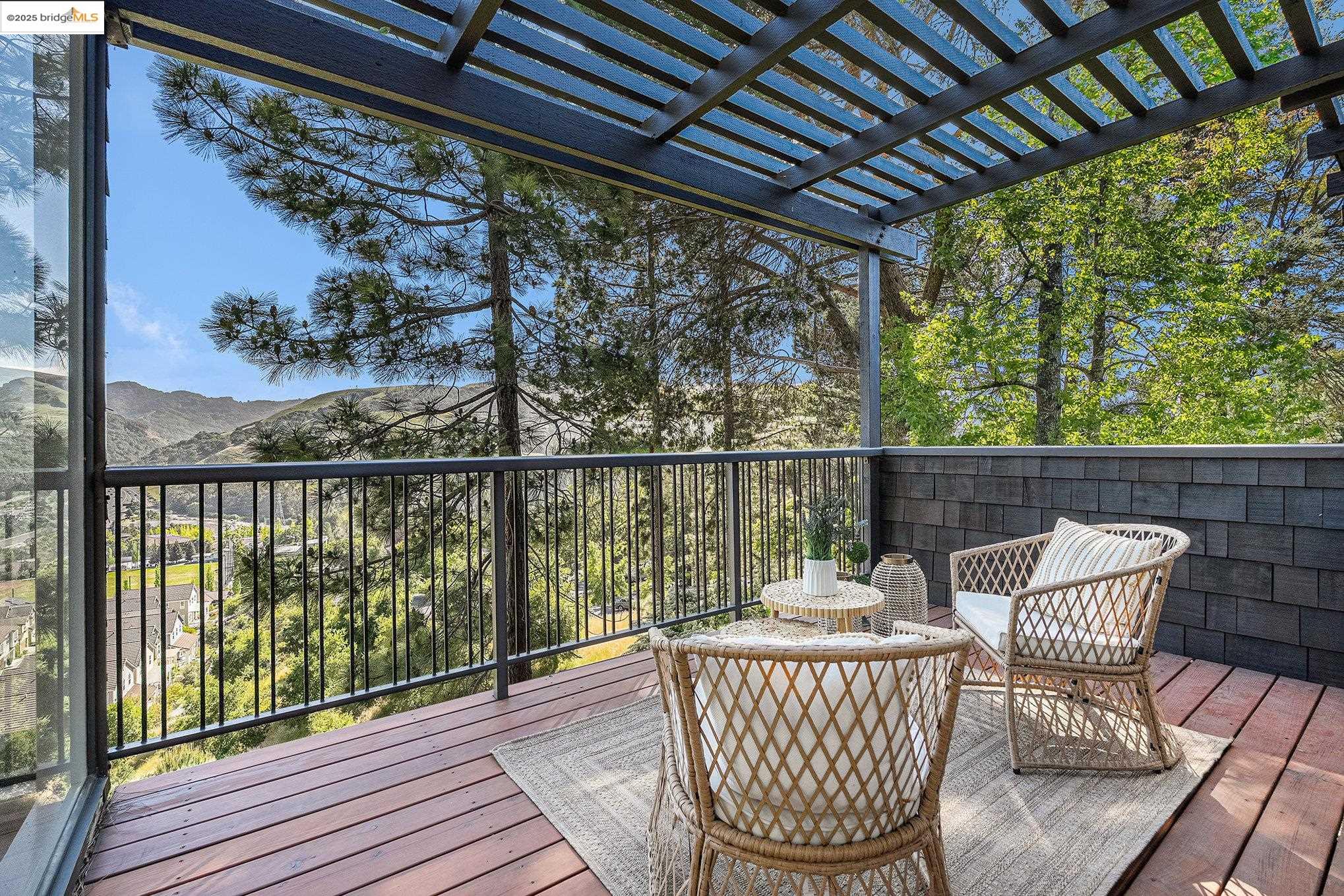 Detail Gallery Image 30 of 41 For 218 the Knoll, Orinda,  CA 94563 - 3 Beds | 3 Baths