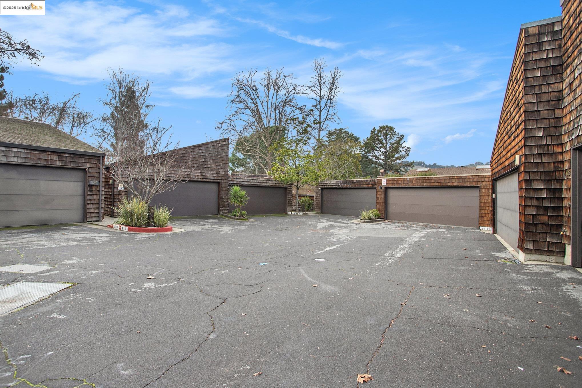 Detail Gallery Image 37 of 41 For 218 the Knoll, Orinda,  CA 94563 - 3 Beds | 3 Baths