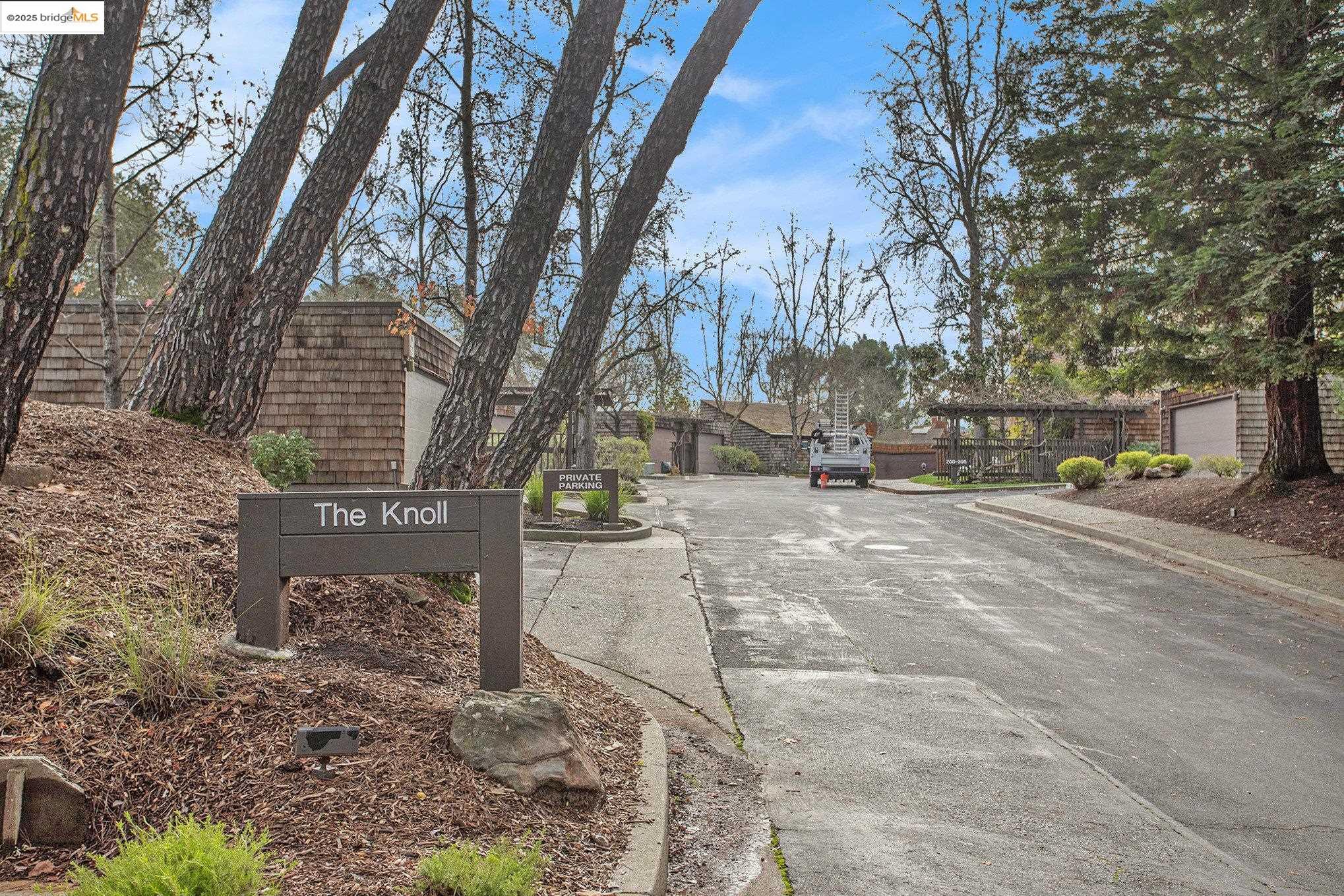 Detail Gallery Image 38 of 41 For 218 the Knoll, Orinda,  CA 94563 - 3 Beds | 3 Baths