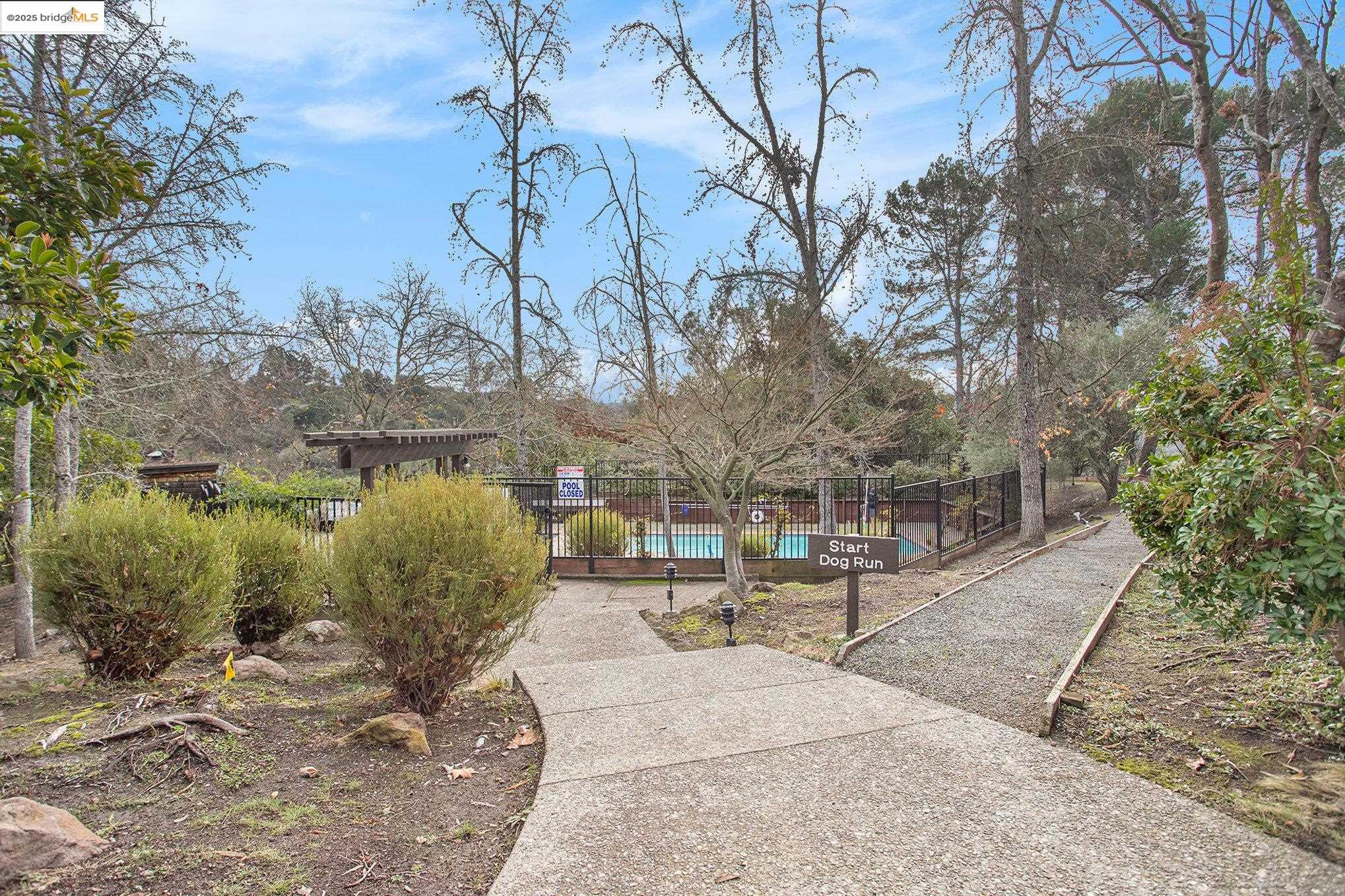 Detail Gallery Image 39 of 41 For 218 the Knoll, Orinda,  CA 94563 - 3 Beds | 3 Baths