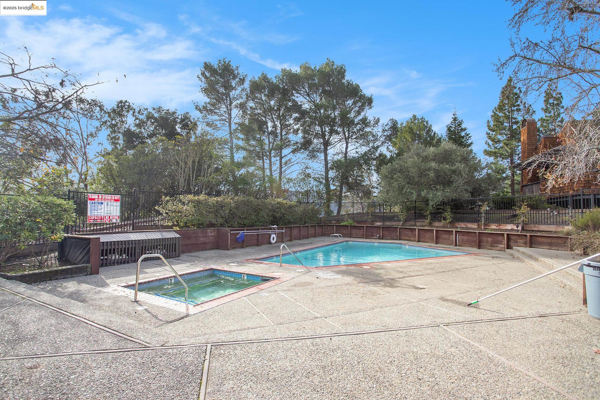 Detail Gallery Image 40 of 41 For 218 the Knoll, Orinda,  CA 94563 - 3 Beds | 3 Baths