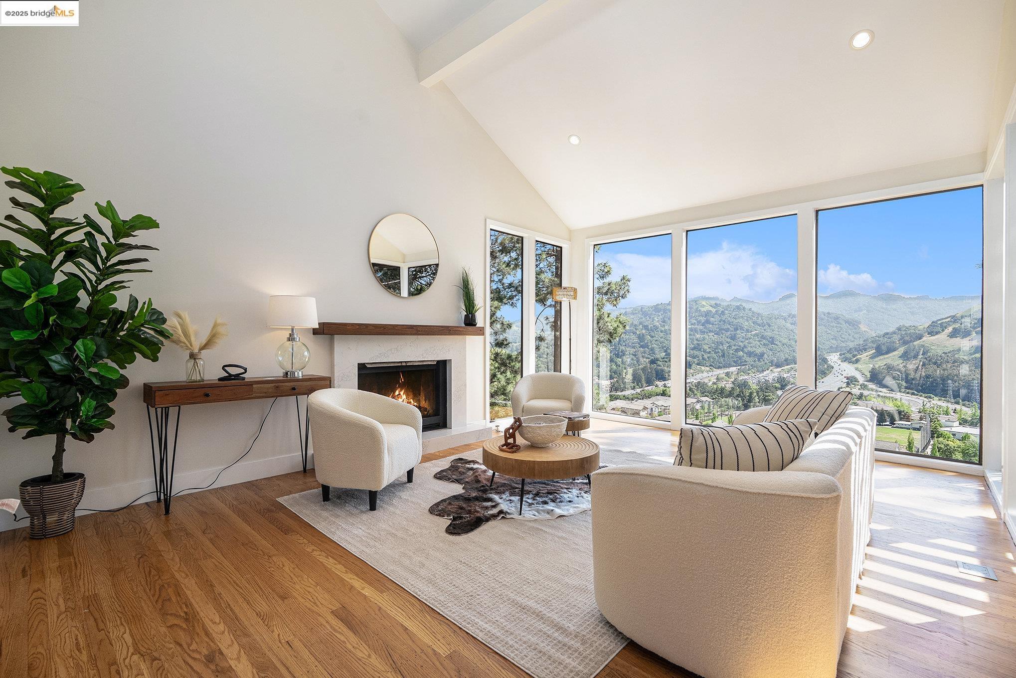 Detail Gallery Image 5 of 41 For 218 the Knoll, Orinda,  CA 94563 - 3 Beds | 3 Baths
