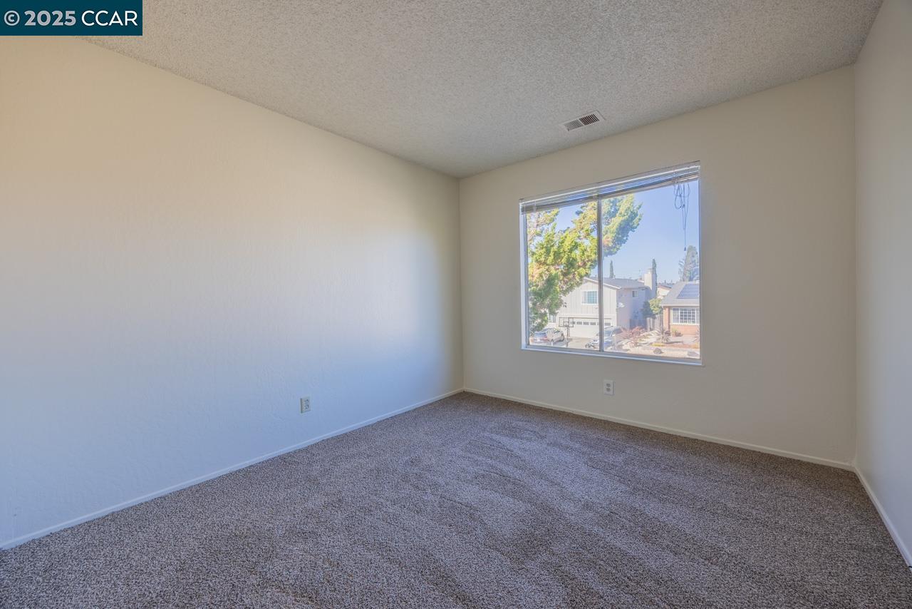 Detail Gallery Image 11 of 20 For 139 Thrush Ct, Hercules,  CA 94547 - 4 Beds | 2/1 Baths