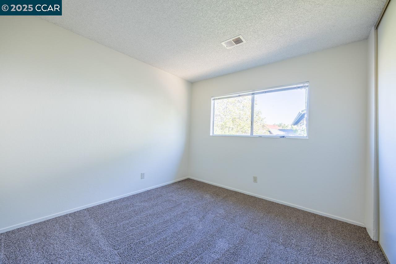 Detail Gallery Image 15 of 20 For 139 Thrush Ct, Hercules,  CA 94547 - 4 Beds | 2/1 Baths