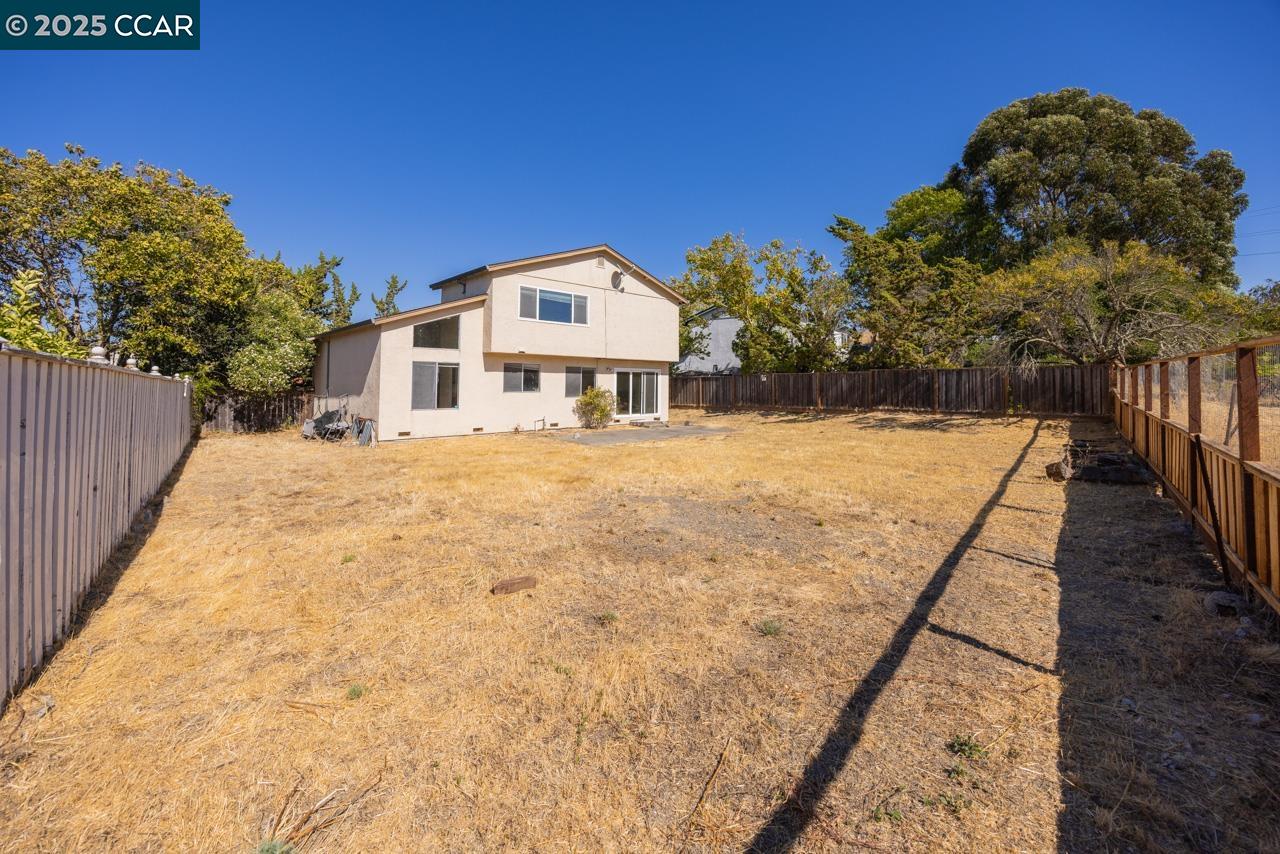 Detail Gallery Image 19 of 20 For 139 Thrush Ct, Hercules,  CA 94547 - 4 Beds | 2/1 Baths