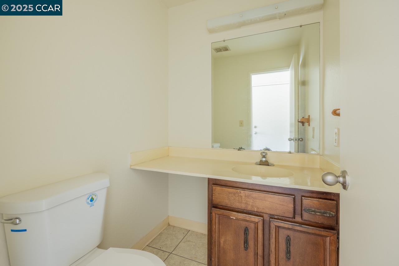Detail Gallery Image 10 of 20 For 139 Thrush Ct, Hercules,  CA 94547 - 4 Beds | 2/1 Baths