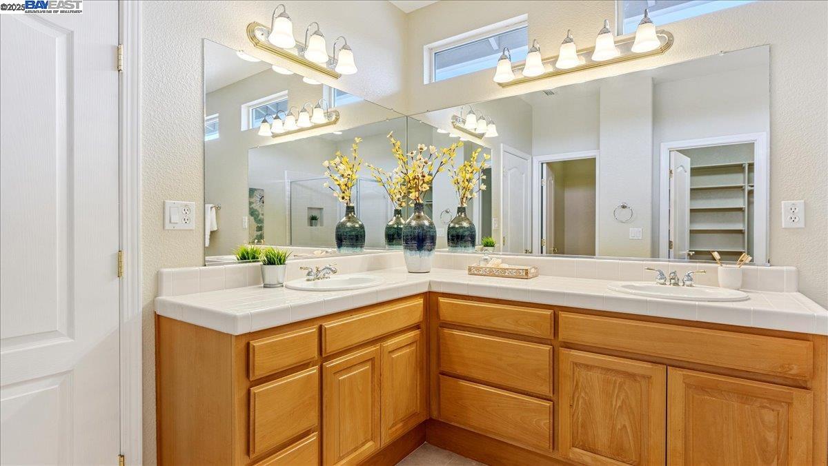 Detail Gallery Image 23 of 31 For 2133 Demetrius Way, Roseville,  CA 95661 - 4 Beds | 3 Baths