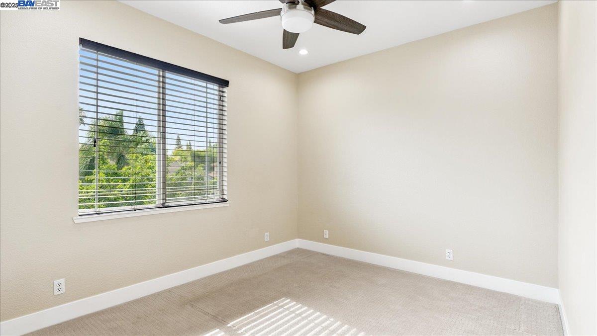 Detail Gallery Image 25 of 31 For 2133 Demetrius Way, Roseville,  CA 95661 - 4 Beds | 3 Baths