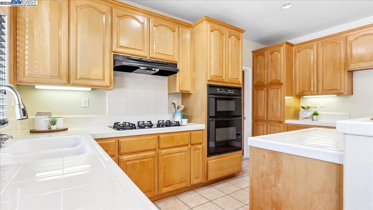 Detail Gallery Image 9 of 31 For 2133 Demetrius Way, Roseville,  CA 95661 - 4 Beds | 3 Baths