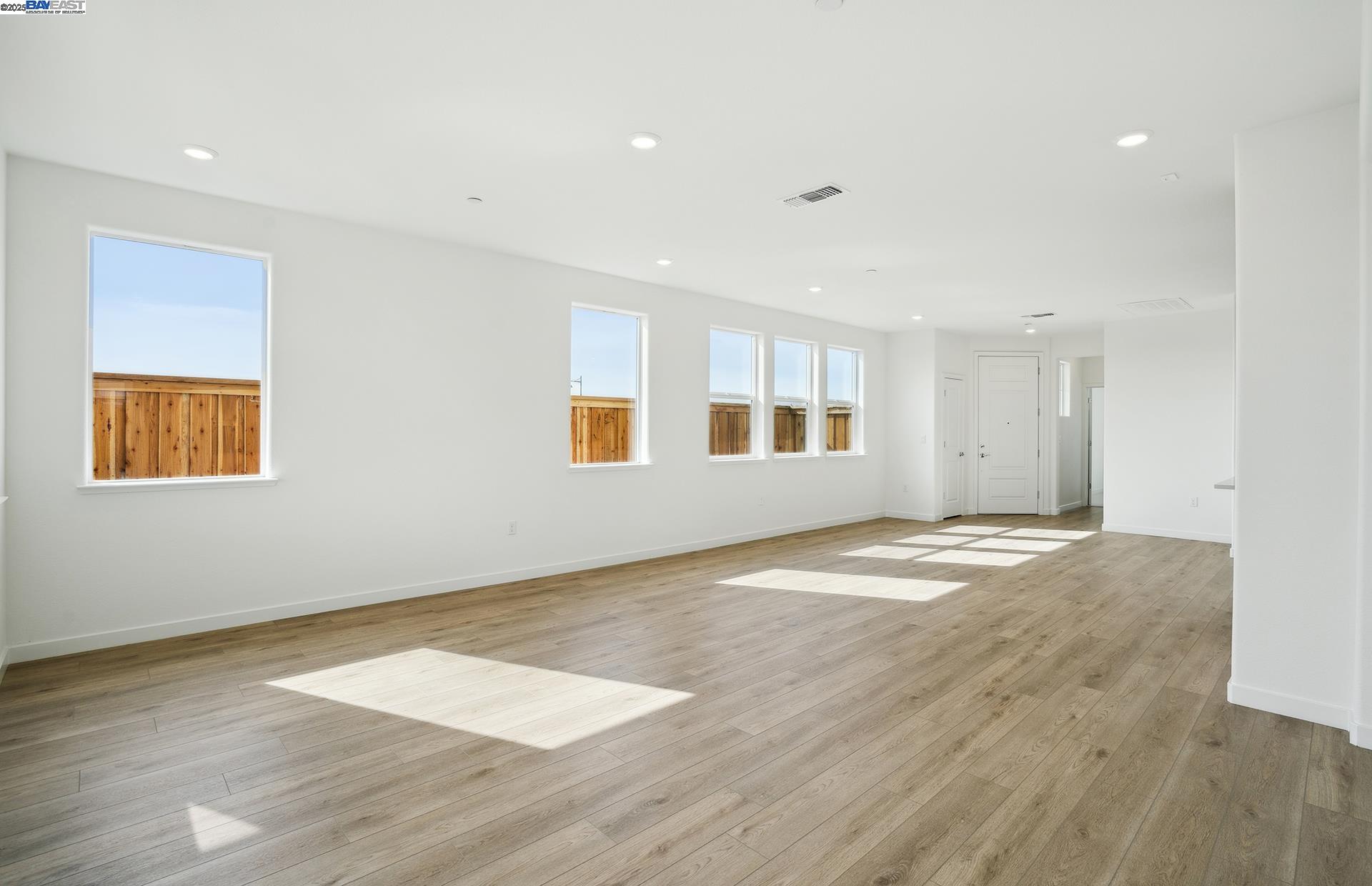 Detail Gallery Image 5 of 29 For 17886 Brightwood Avenue, Lathrop,  CA 95330 - 2 Beds | 2 Baths