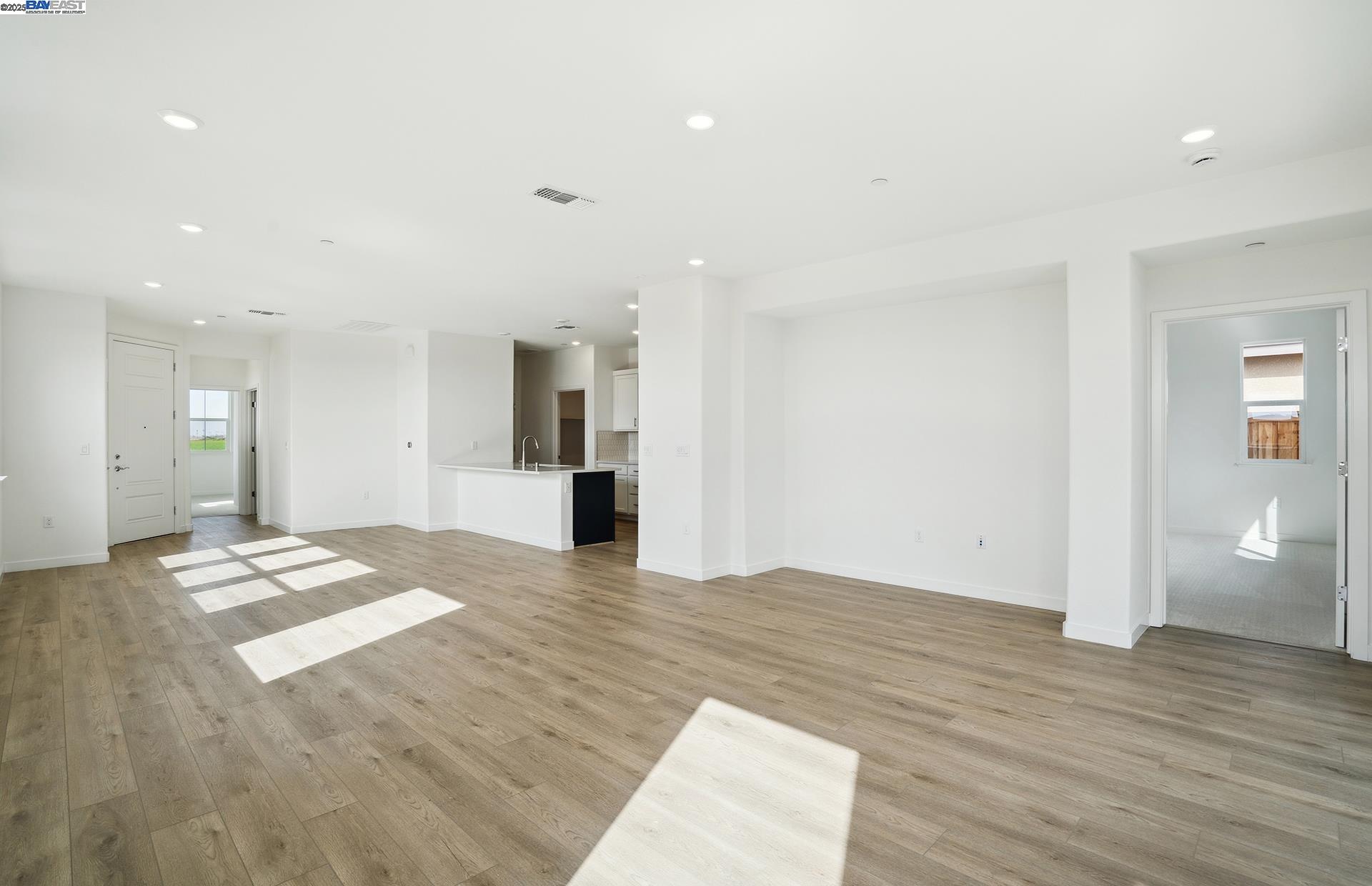Detail Gallery Image 6 of 29 For 17886 Brightwood Avenue, Lathrop,  CA 95330 - 2 Beds | 2 Baths