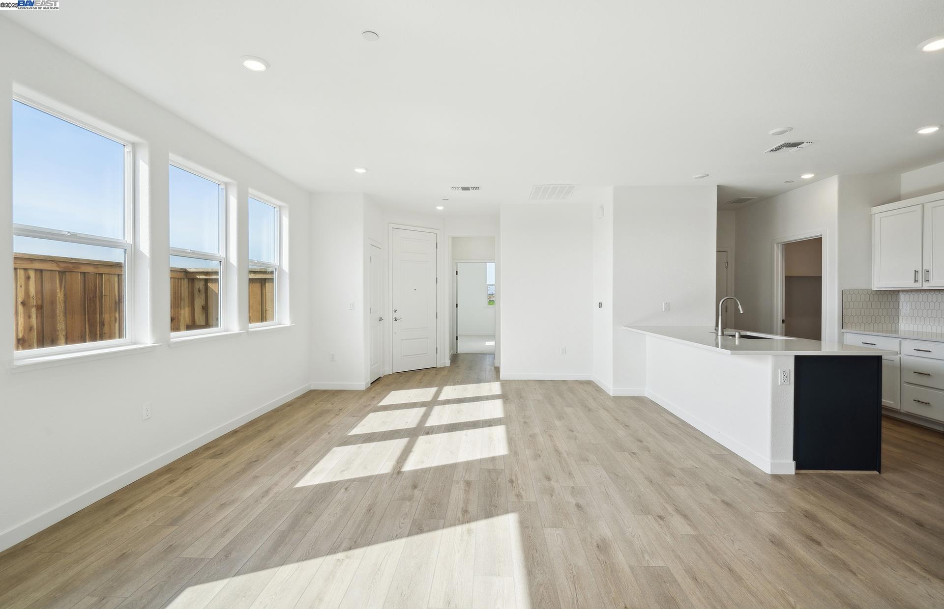 Detail Gallery Image 7 of 29 For 17886 Brightwood Avenue, Lathrop,  CA 95330 - 2 Beds | 2 Baths