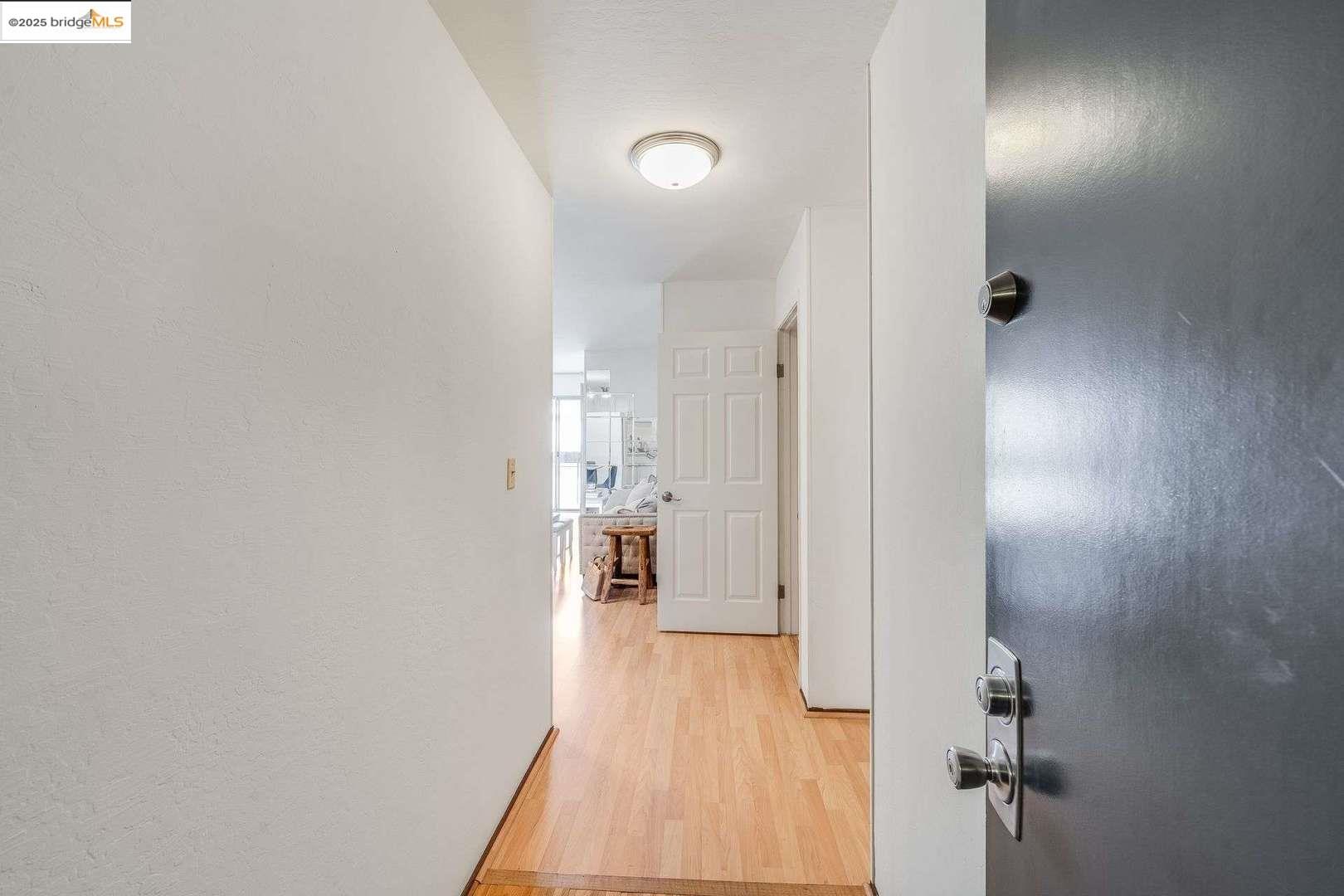 Photo #5: 41105969 Listing 