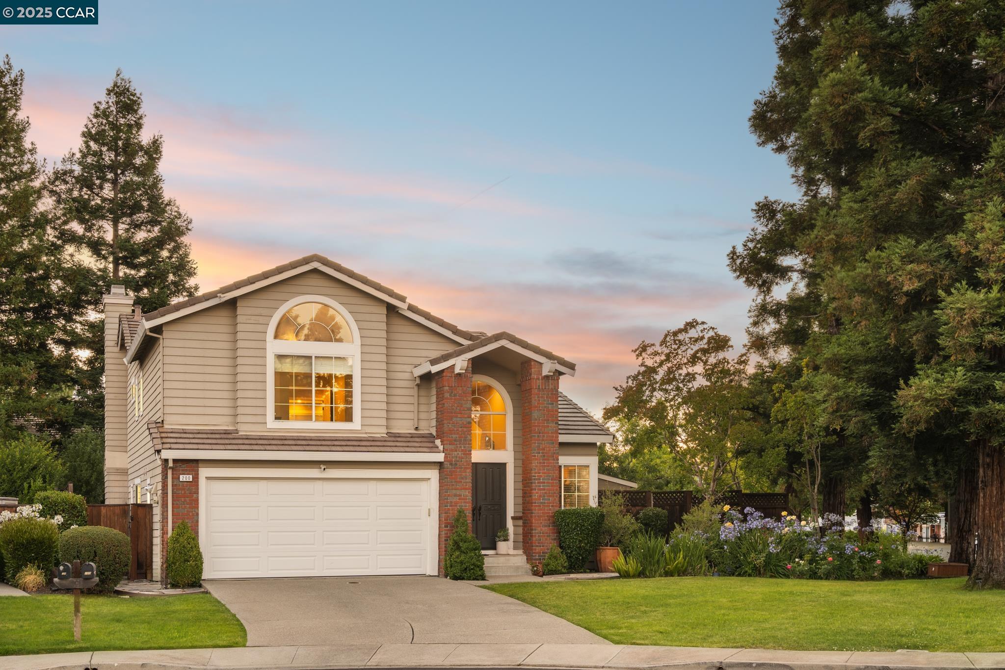 Detail Gallery Image 2 of 35 For 200 Hat Creek Ct, San Ramon,  CA 94582 - 4 Beds | 3 Baths
