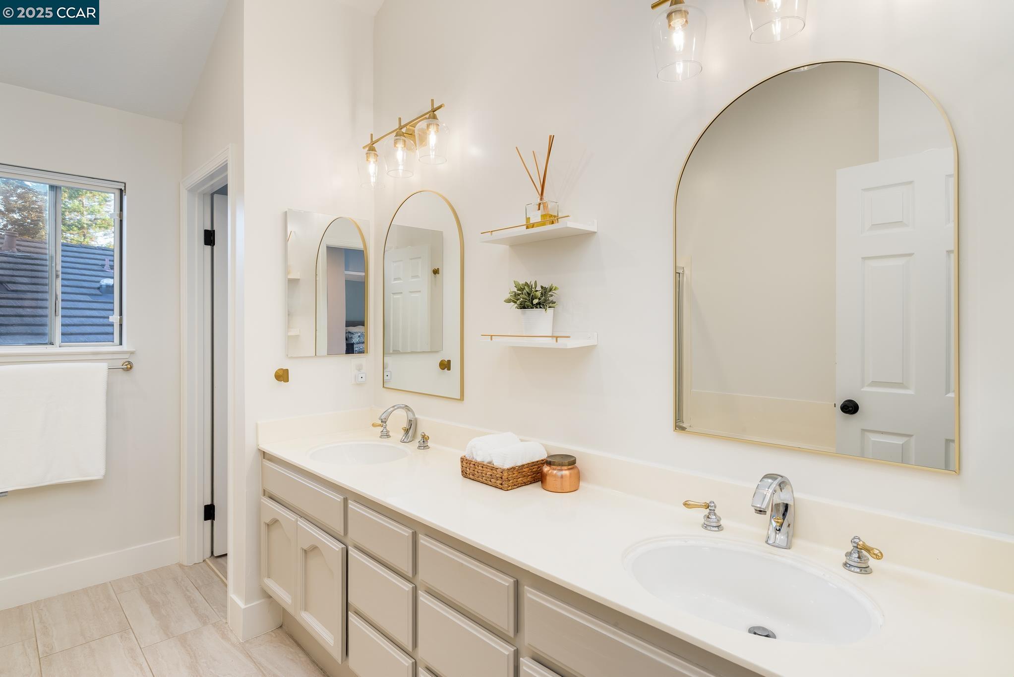 Detail Gallery Image 20 of 35 For 200 Hat Creek Ct, San Ramon,  CA 94582 - 4 Beds | 3 Baths