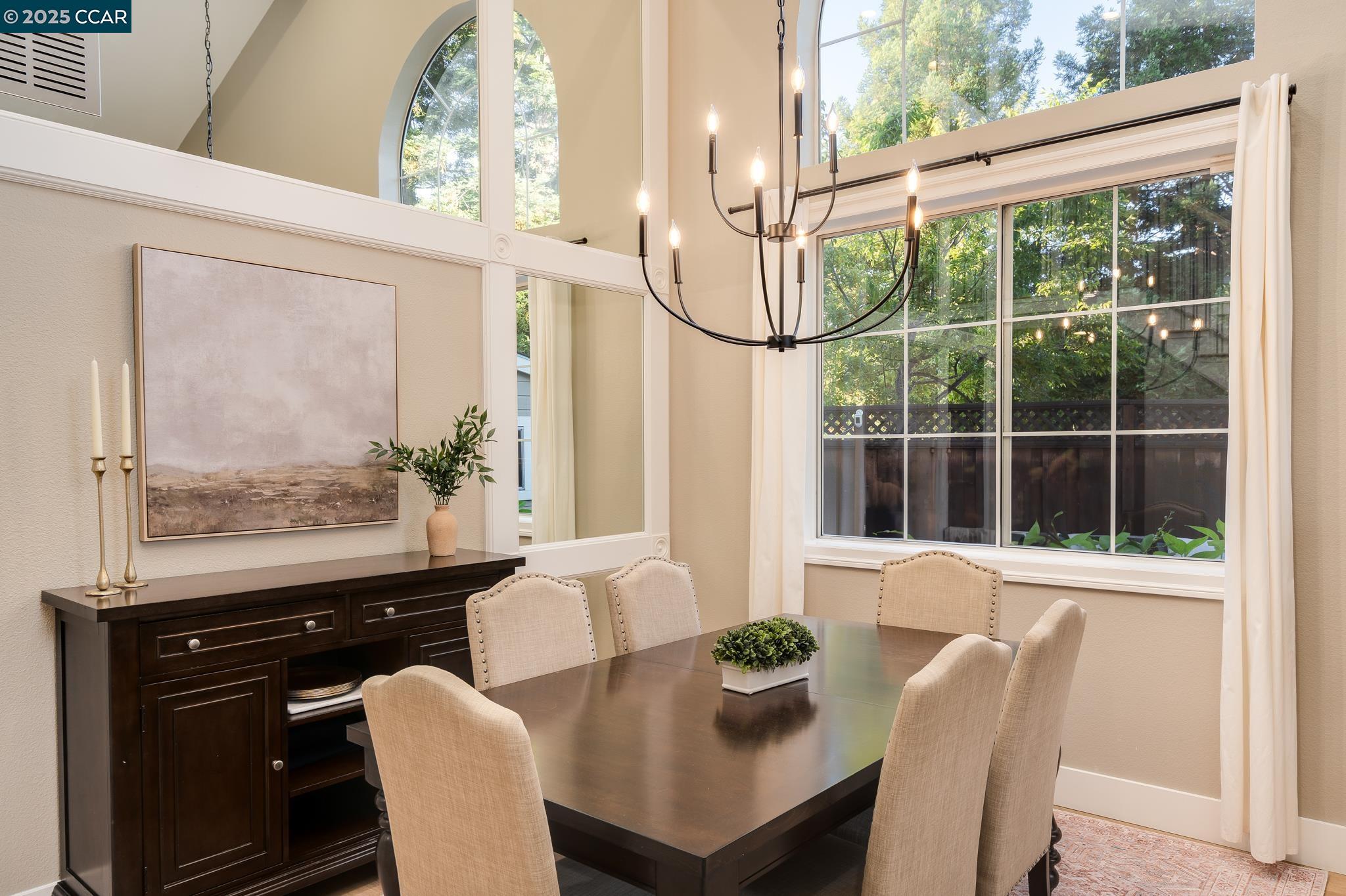 Detail Gallery Image 6 of 35 For 200 Hat Creek Ct, San Ramon,  CA 94582 - 4 Beds | 3 Baths
