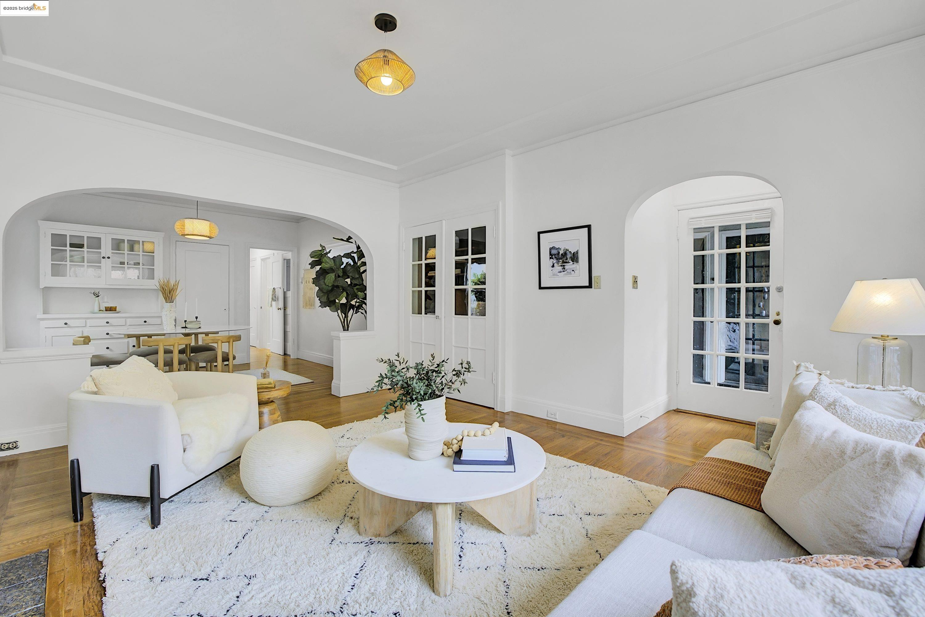 Photo #2: 41105977 Listing 