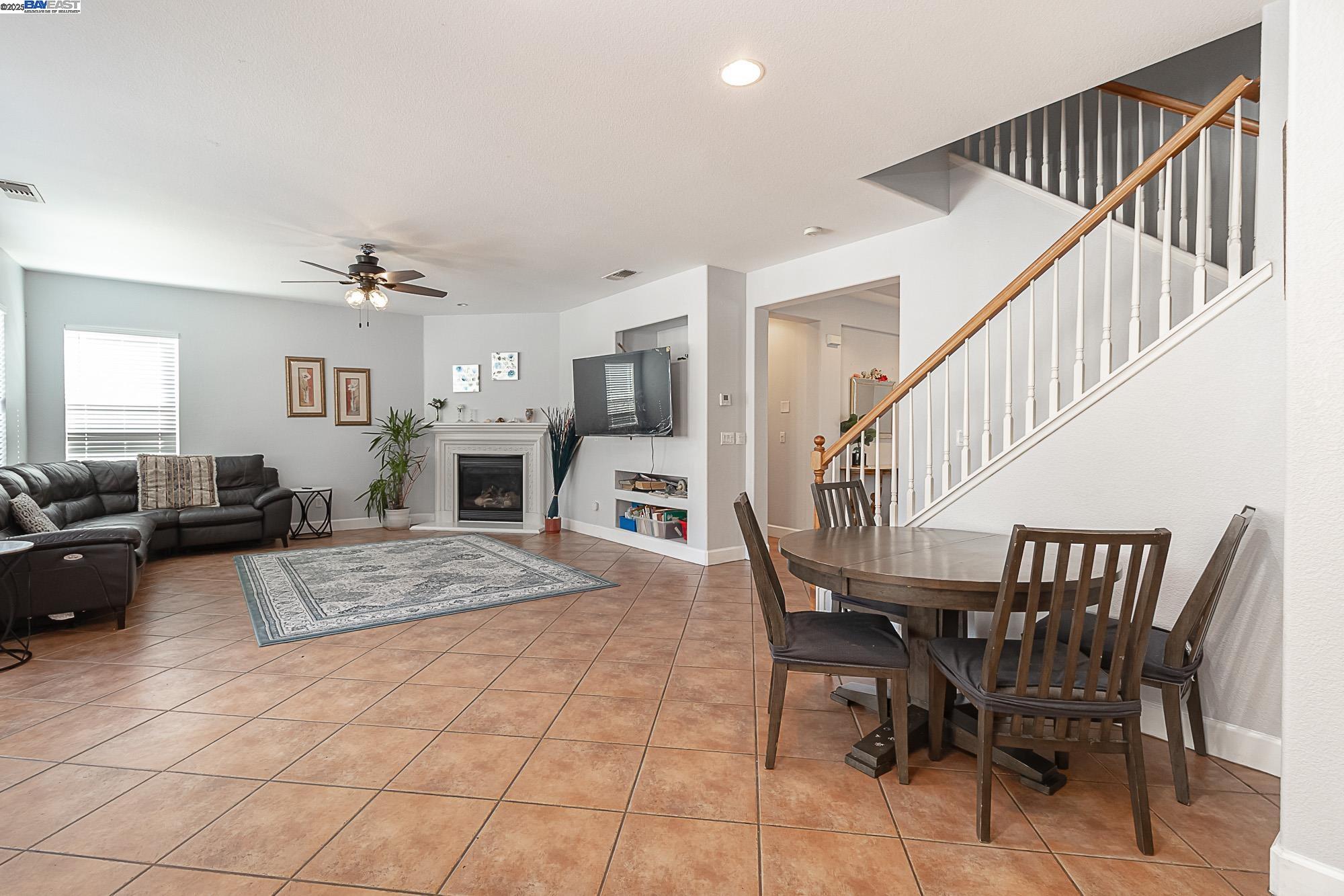 Detail Gallery Image 15 of 37 For 2376 Shire Way, Oakdale,  CA 95361 - 5 Beds | 3 Baths