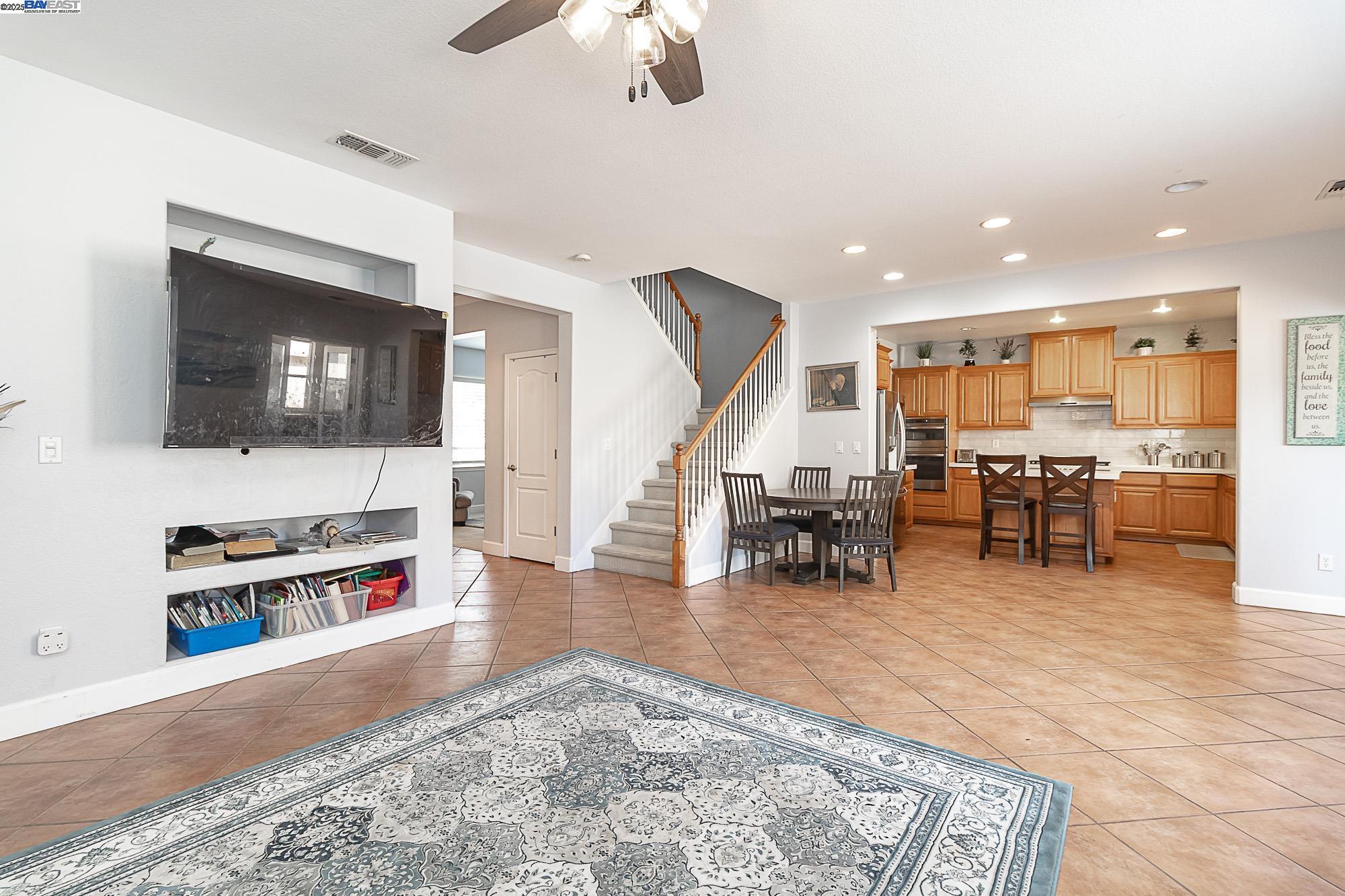Detail Gallery Image 17 of 37 For 2376 Shire Way, Oakdale,  CA 95361 - 5 Beds | 3 Baths