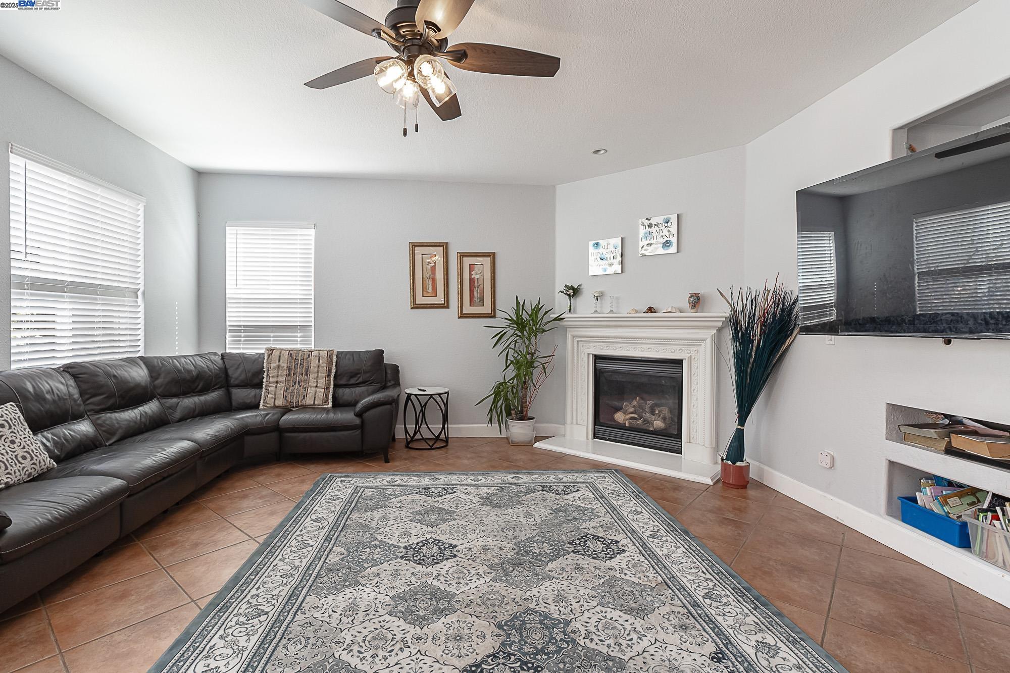 Detail Gallery Image 23 of 37 For 2376 Shire Way, Oakdale,  CA 95361 - 5 Beds | 3 Baths