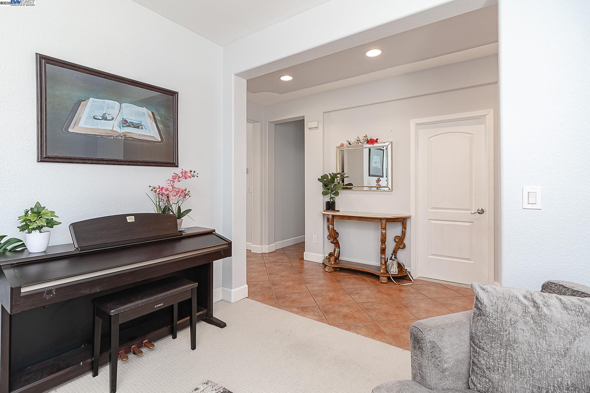 Detail Gallery Image 7 of 37 For 2376 Shire Way, Oakdale,  CA 95361 - 5 Beds | 3 Baths