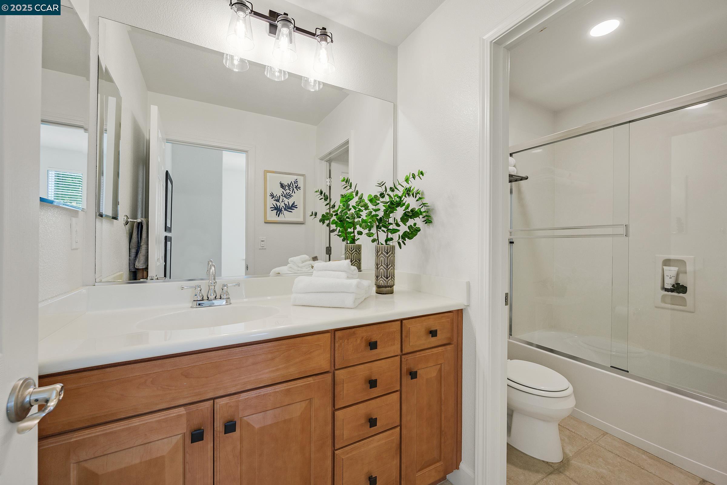 Detail Gallery Image 11 of 56 For 149 Nanterre St, Danville,  CA 94506 - 5 Beds | 4/1 Baths