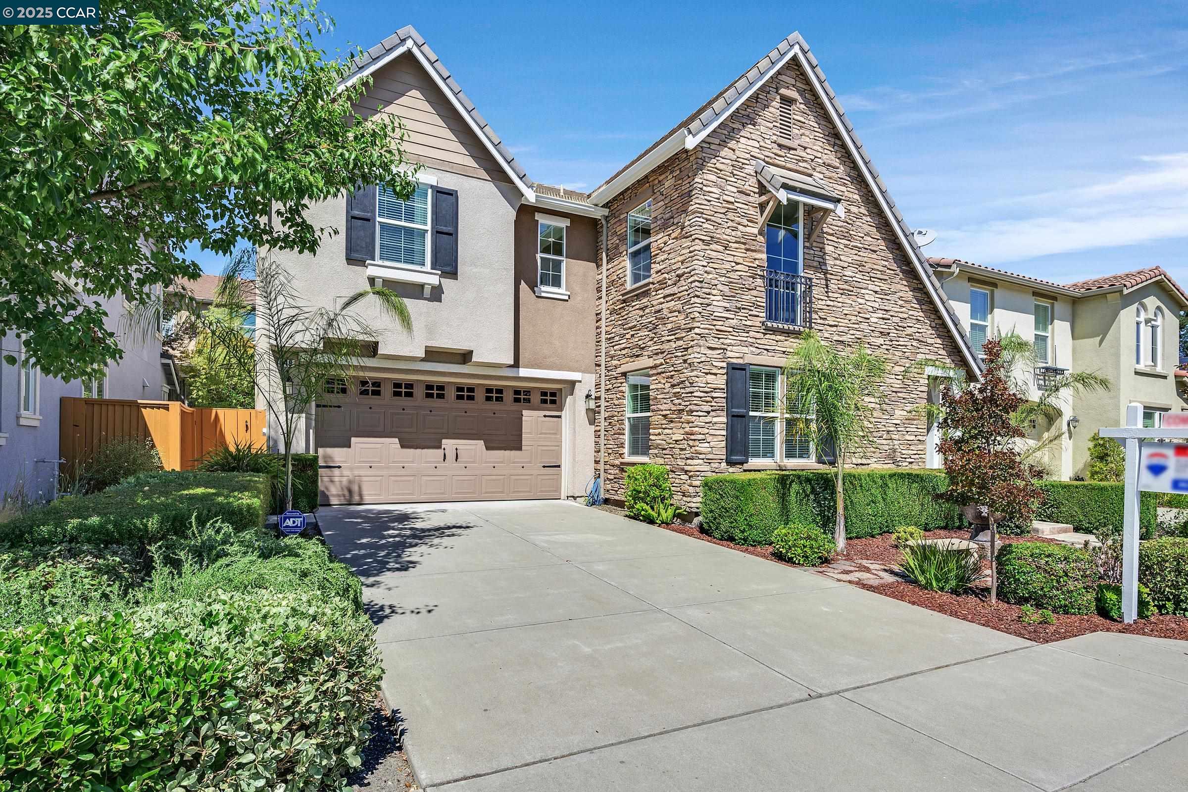 Detail Gallery Image 4 of 56 For 149 Nanterre St, Danville,  CA 94506 - 5 Beds | 4/1 Baths