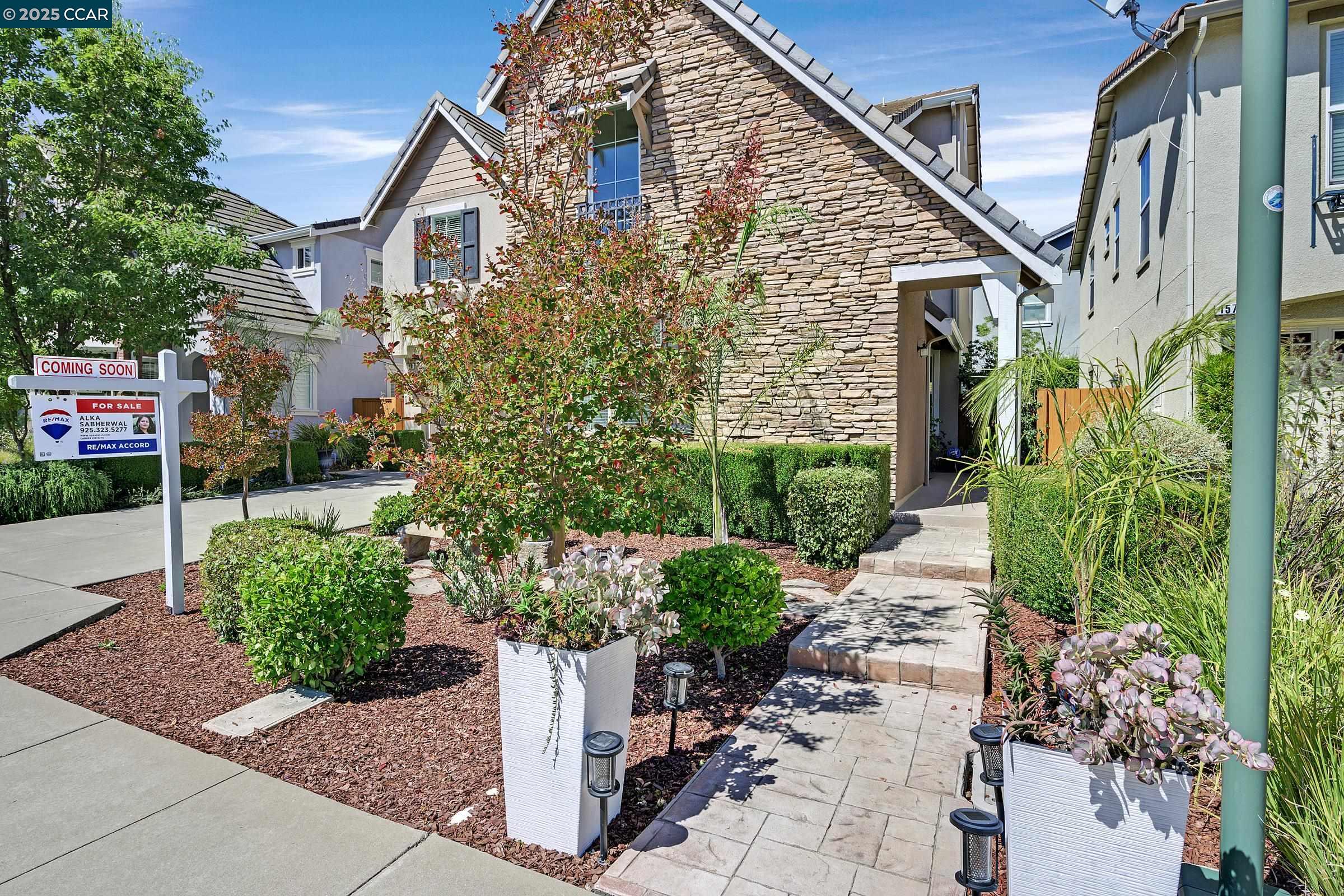 Detail Gallery Image 5 of 56 For 149 Nanterre St, Danville,  CA 94506 - 5 Beds | 4/1 Baths