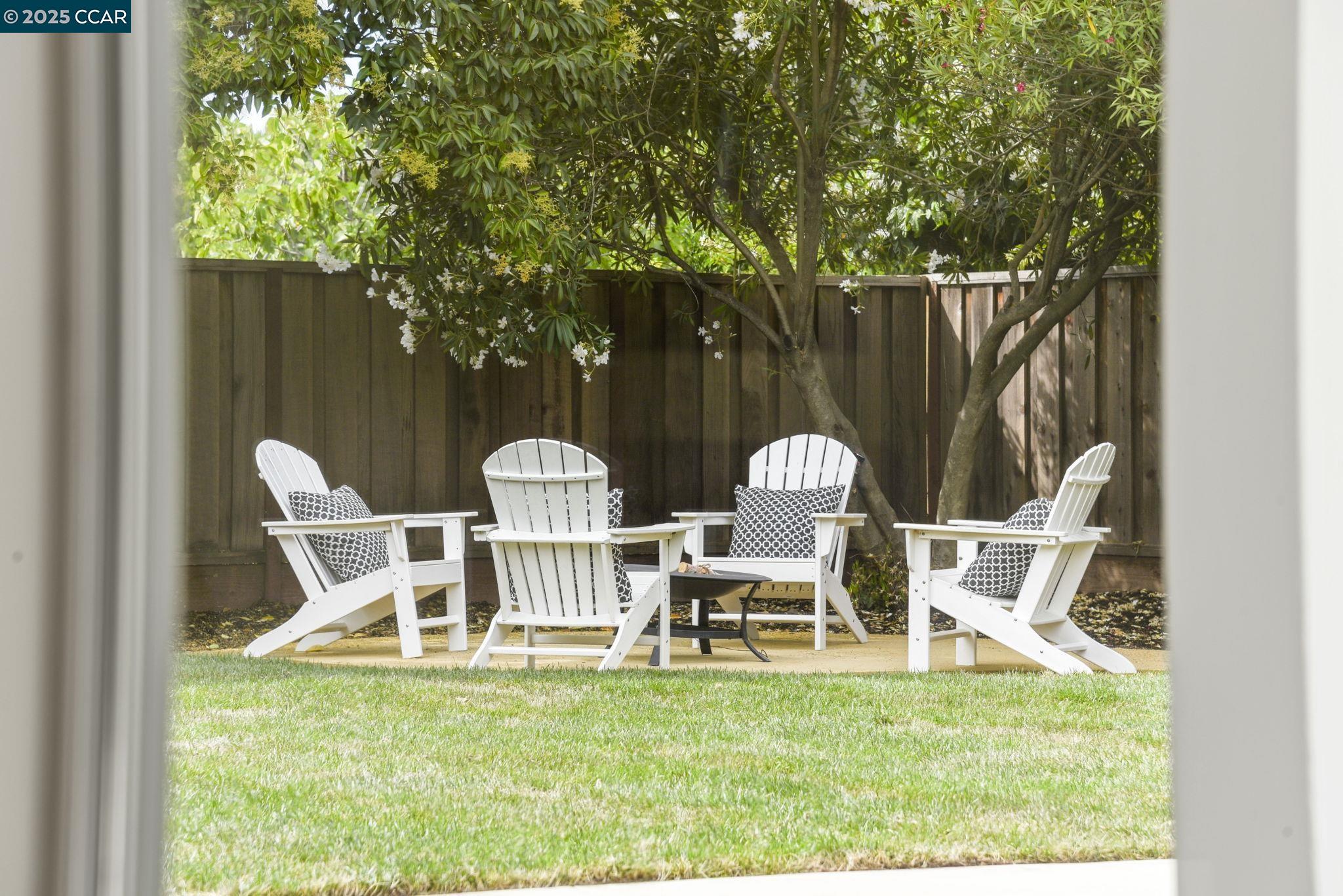 Detail Gallery Image 15 of 58 For 3715 Liscome Way, Concord,  CA 94518 - 4 Beds | 2/1 Baths
