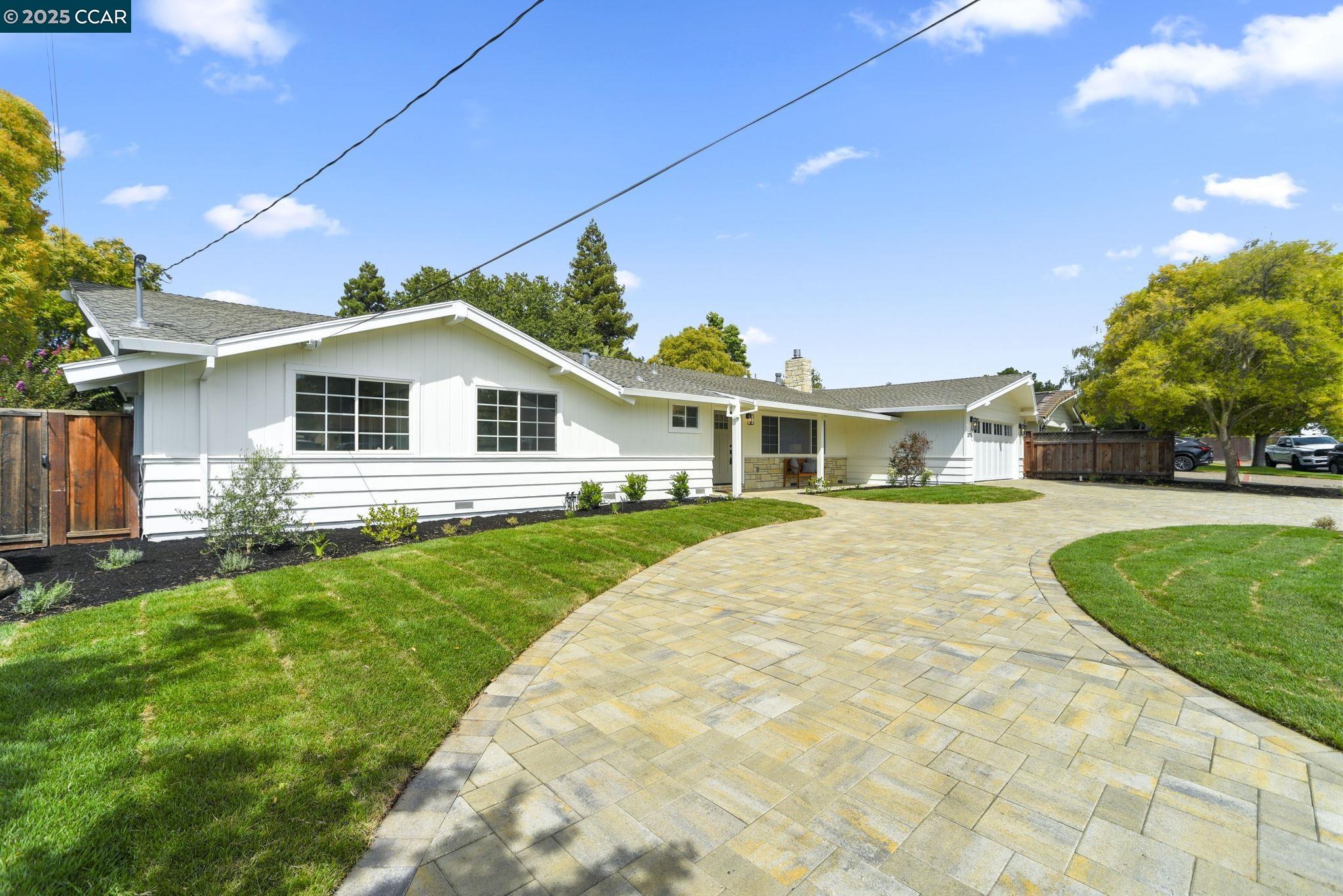 Detail Gallery Image 3 of 58 For 3715 Liscome Way, Concord,  CA 94518 - 4 Beds | 2/1 Baths
