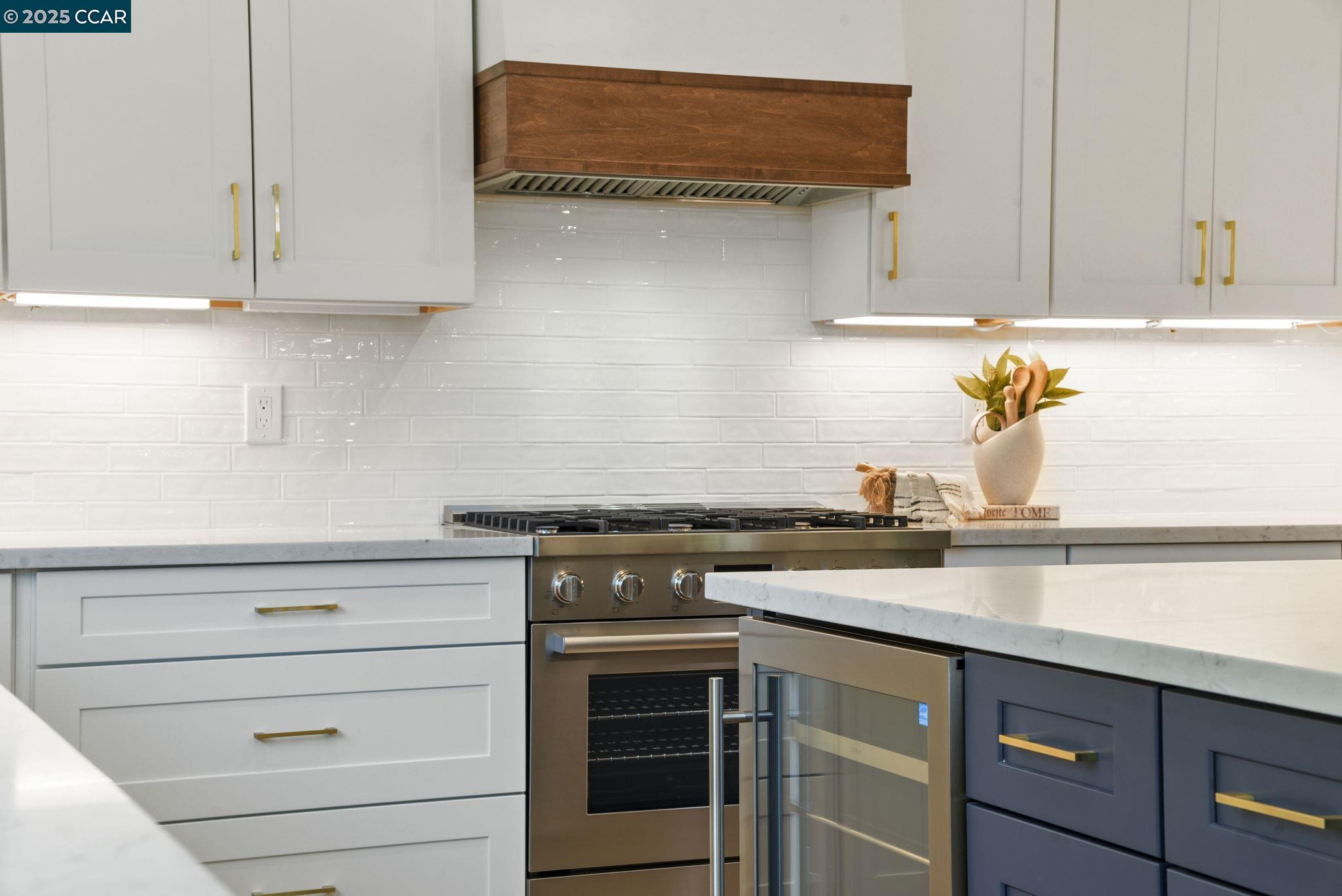 Detail Gallery Image 25 of 58 For 3715 Liscome Way, Concord,  CA 94518 - 4 Beds | 2/1 Baths