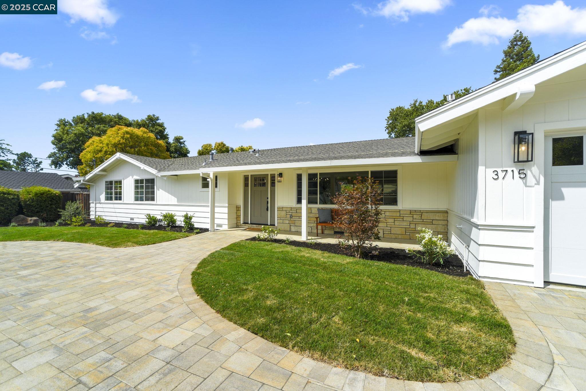 Detail Gallery Image 4 of 58 For 3715 Liscome Way, Concord,  CA 94518 - 4 Beds | 2/1 Baths