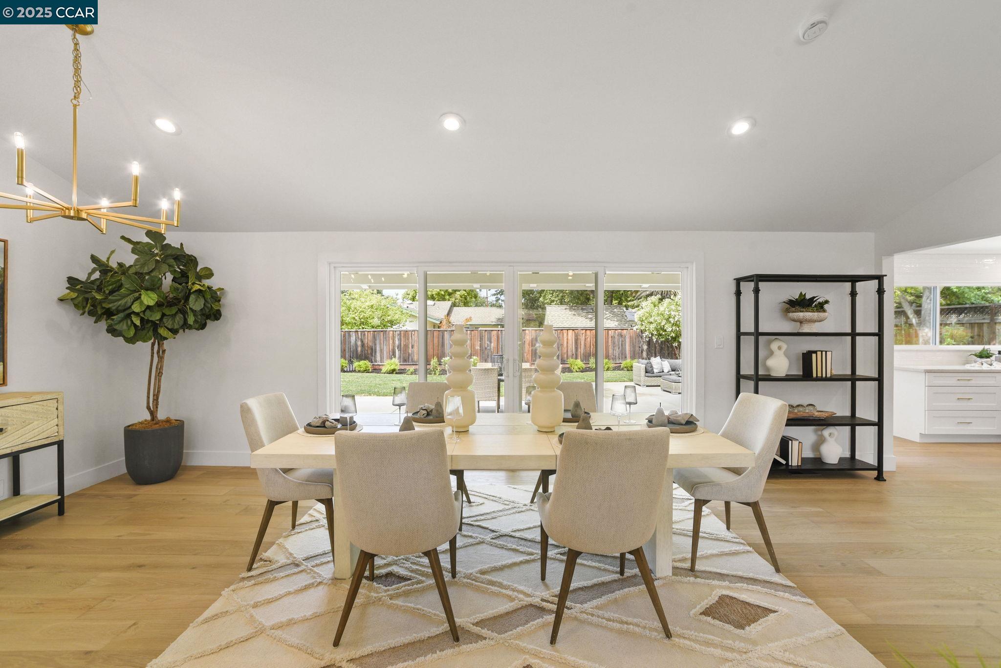 Detail Gallery Image 10 of 58 For 3715 Liscome Way, Concord,  CA 94518 - 4 Beds | 2/1 Baths