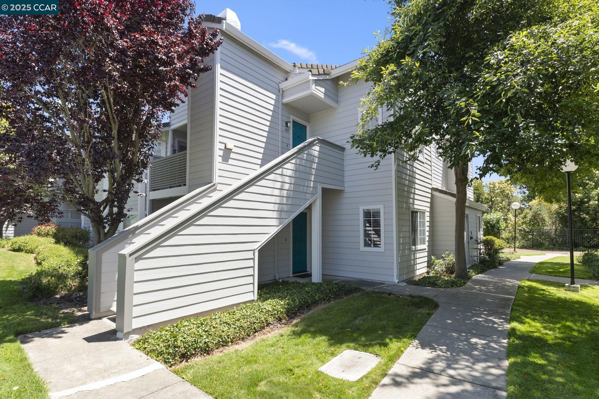 Front Image Thumbnail for CC41105999