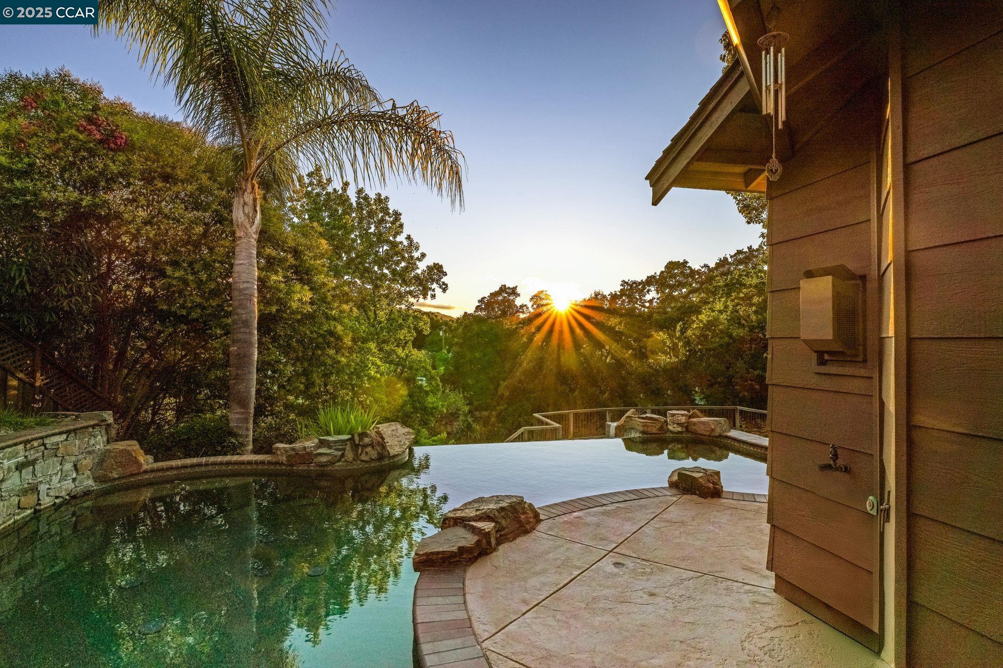 Detail Gallery Image 2 of 58 For 34 Willowview Ct, Danville,  CA 94526 - 4 Beds | 2/1 Baths