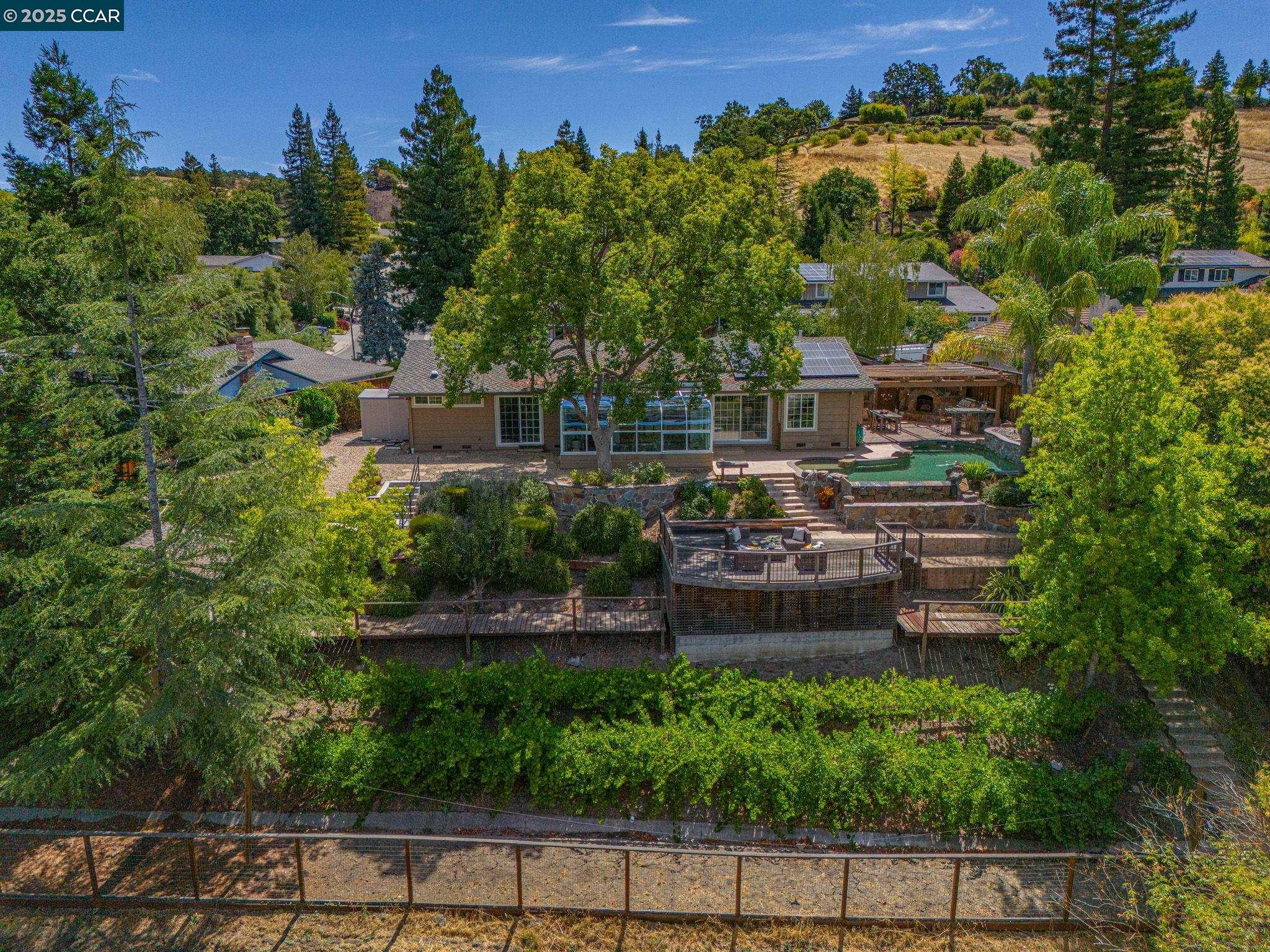 Detail Gallery Image 3 of 58 For 34 Willowview Ct, Danville,  CA 94526 - 4 Beds | 2/1 Baths