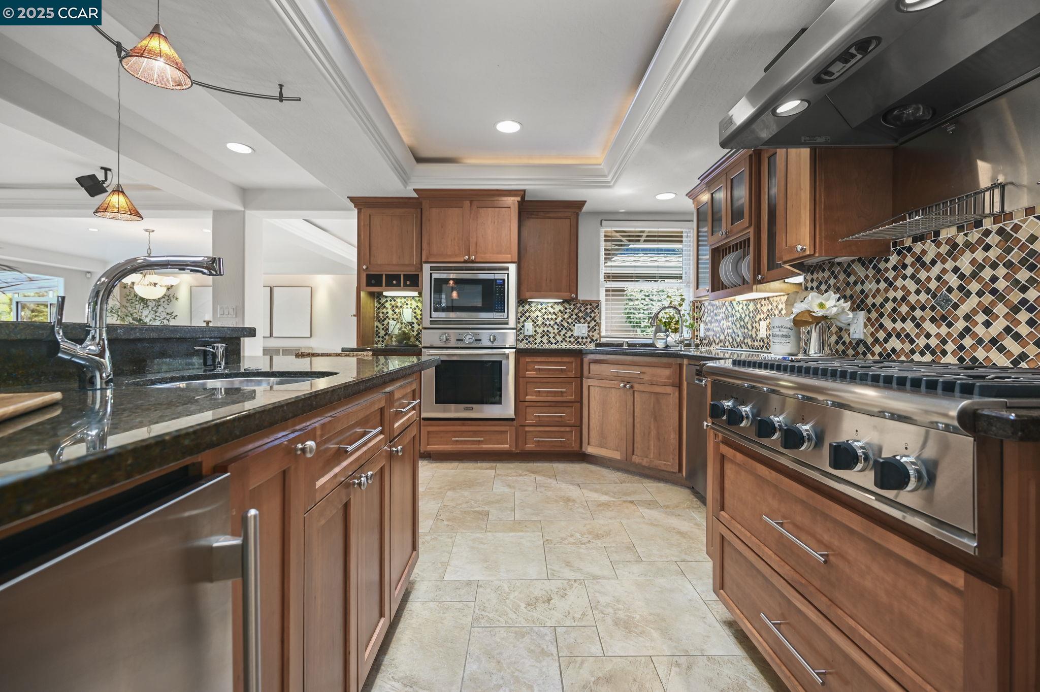 Detail Gallery Image 21 of 58 For 34 Willowview Ct, Danville,  CA 94526 - 4 Beds | 2/1 Baths