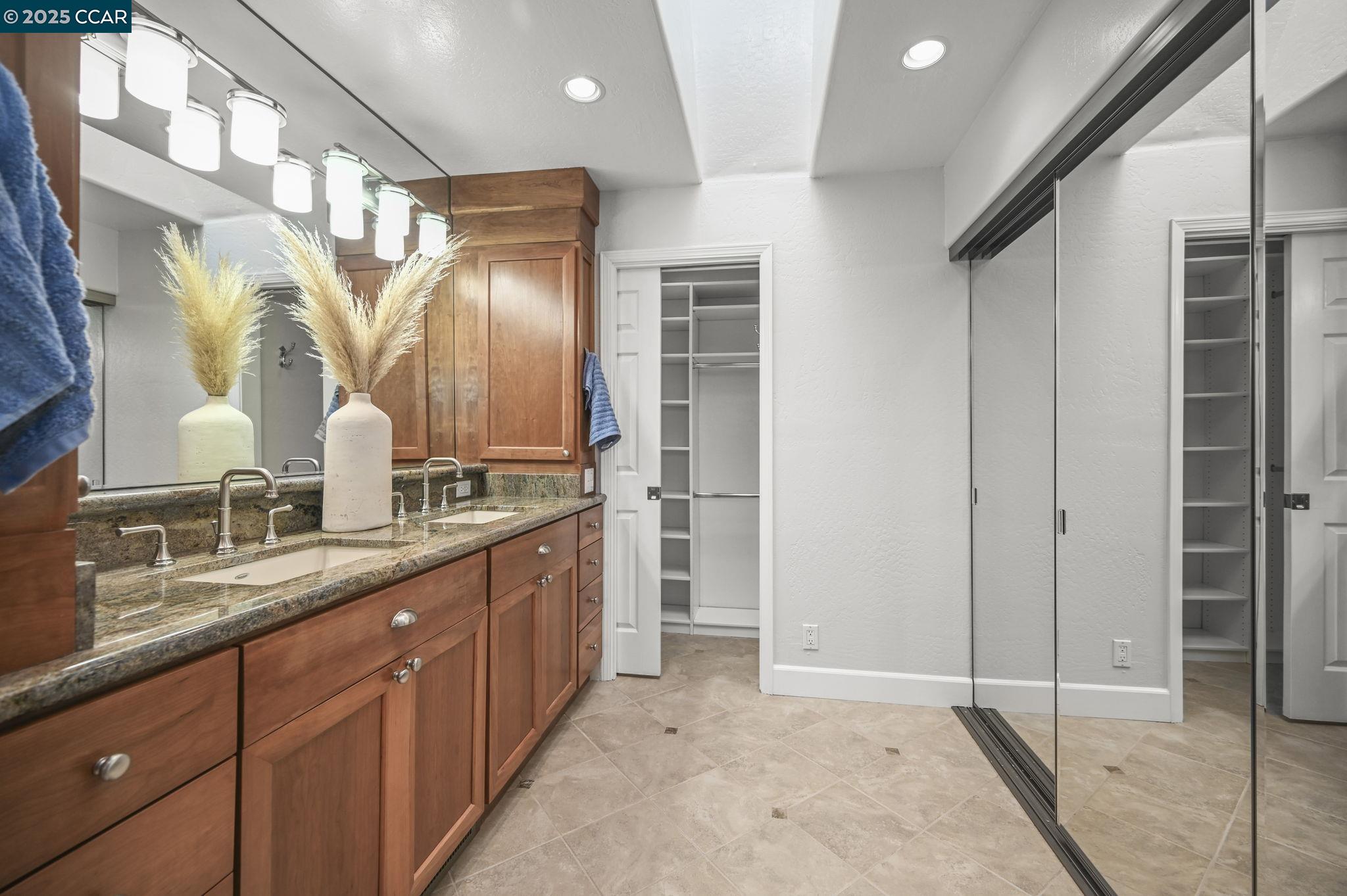 Detail Gallery Image 26 of 58 For 34 Willowview Ct, Danville,  CA 94526 - 4 Beds | 2/1 Baths