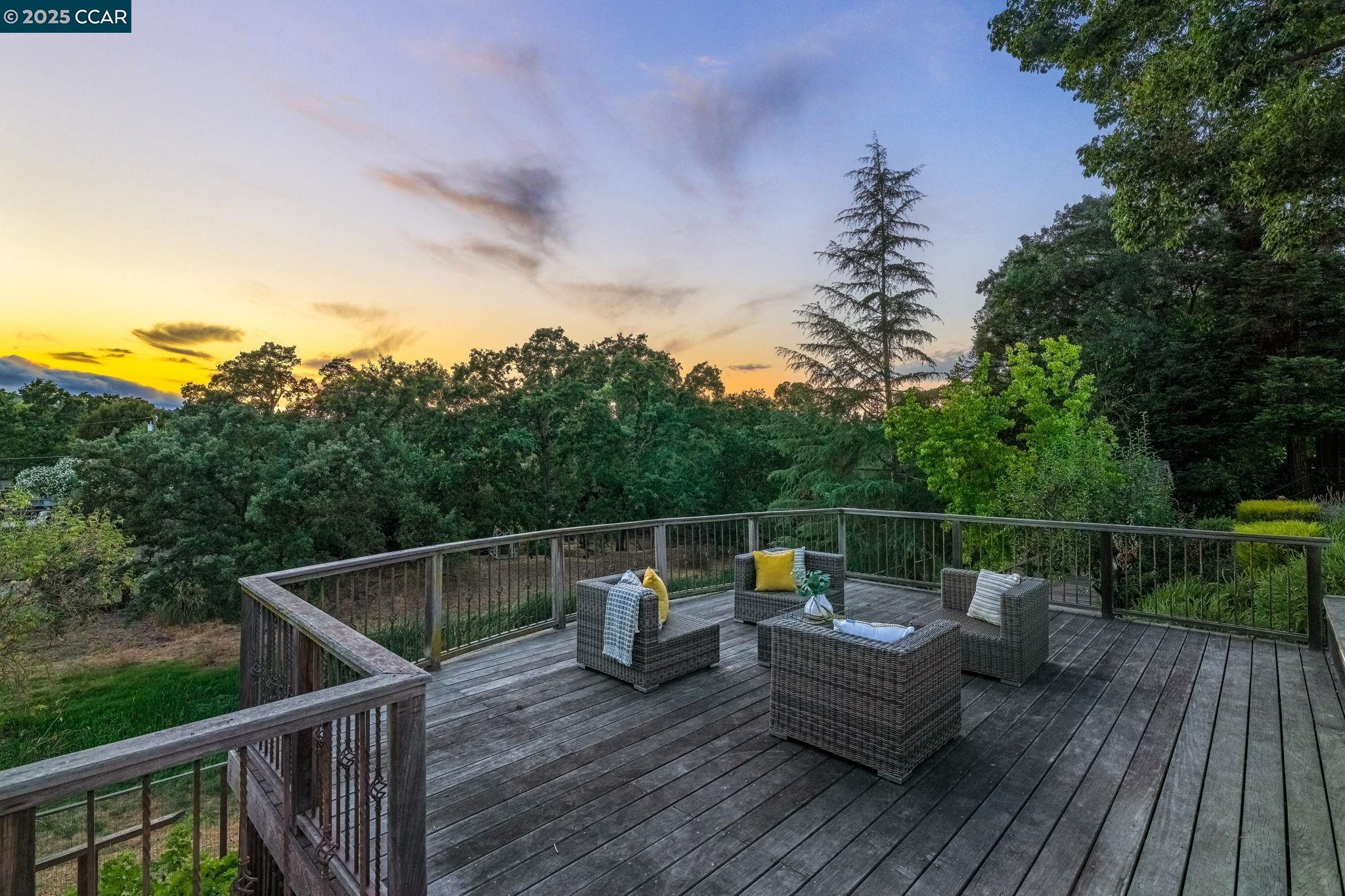 Detail Gallery Image 4 of 58 For 34 Willowview Ct, Danville,  CA 94526 - 4 Beds | 2/1 Baths