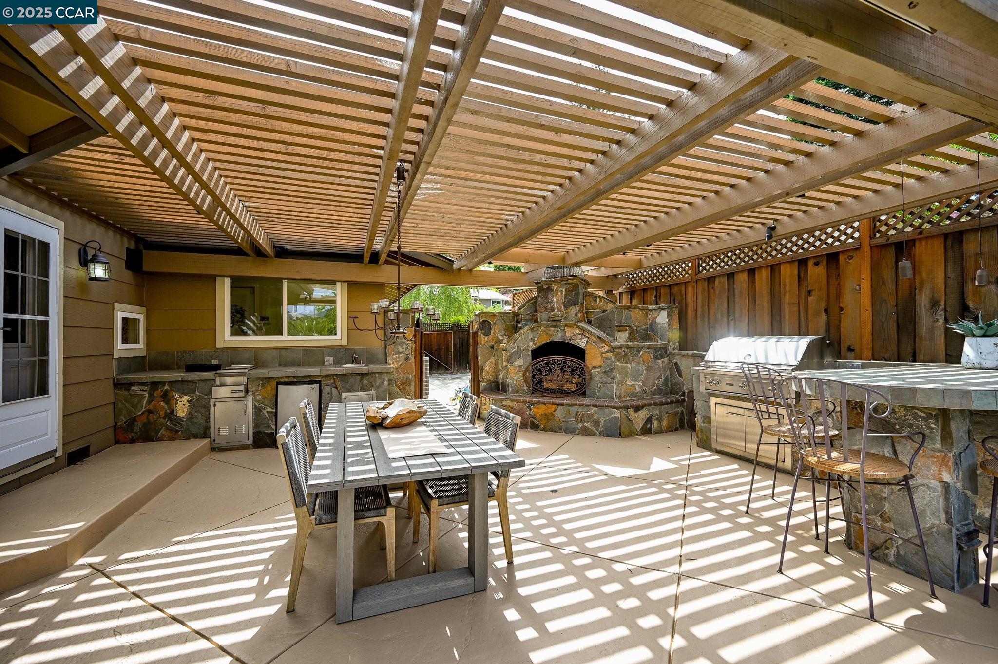 Detail Gallery Image 33 of 58 For 34 Willowview Ct, Danville,  CA 94526 - 4 Beds | 2/1 Baths