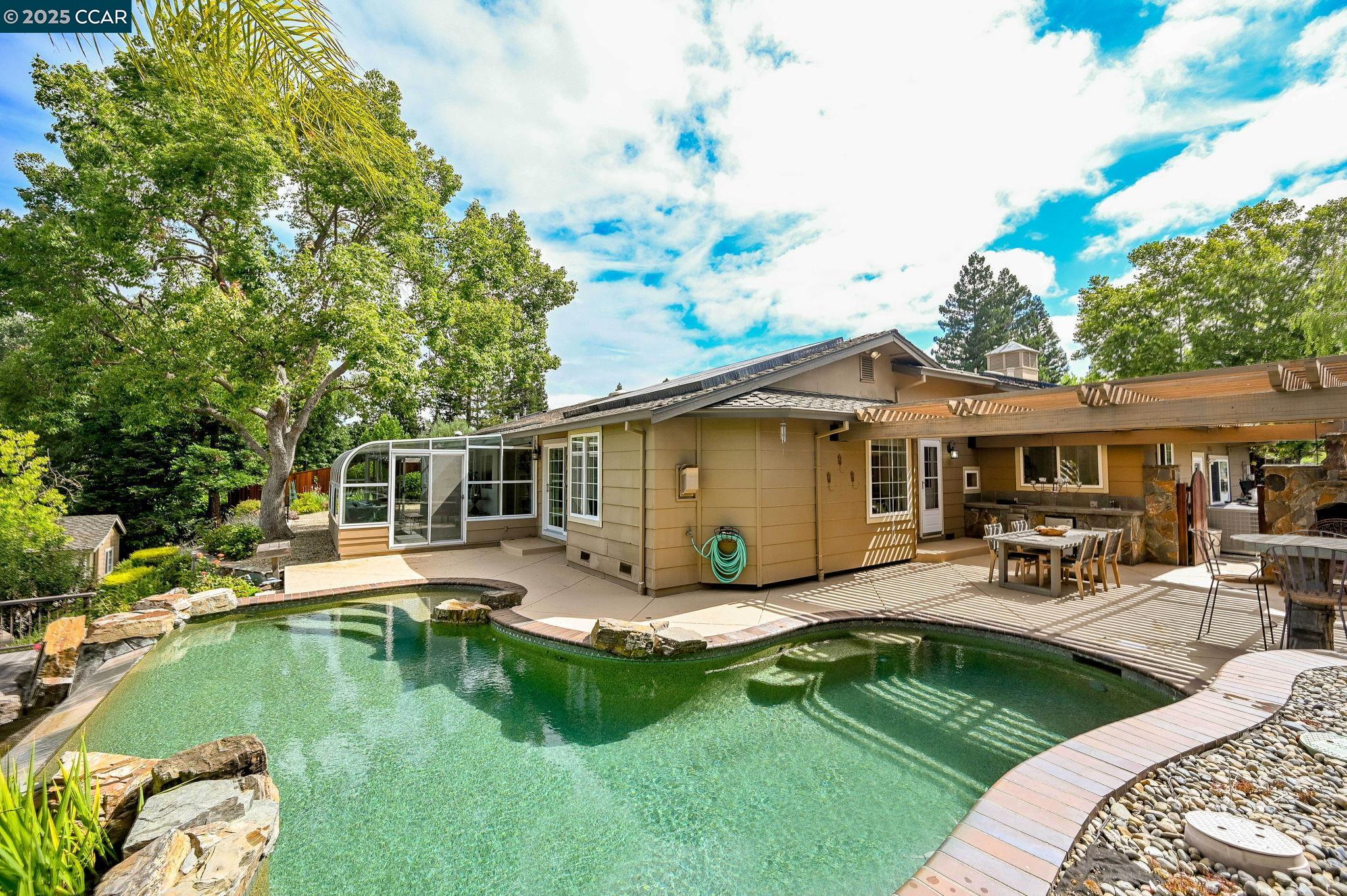 Detail Gallery Image 36 of 58 For 34 Willowview Ct, Danville,  CA 94526 - 4 Beds | 2/1 Baths