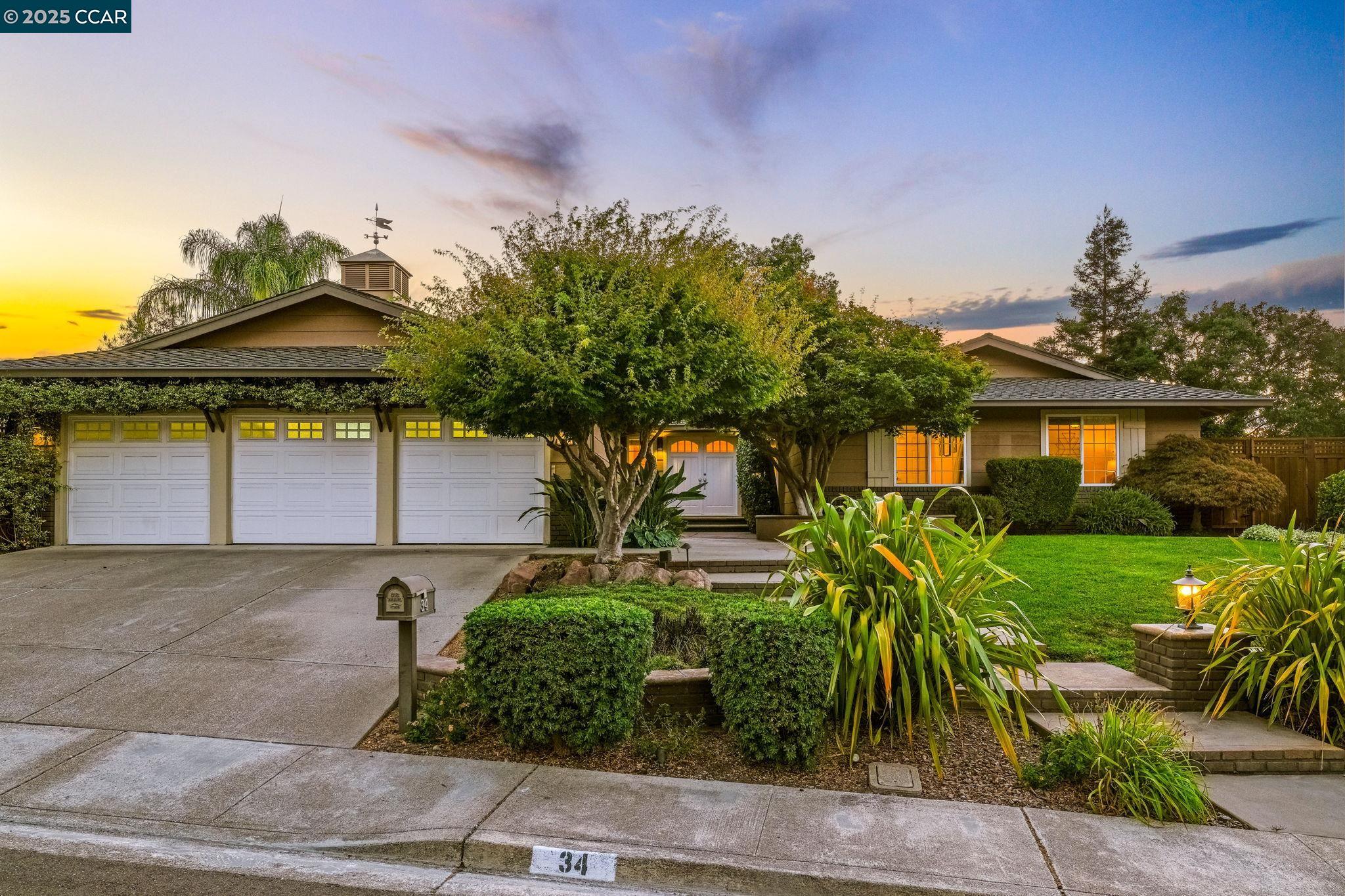 Detail Gallery Image 5 of 58 For 34 Willowview Ct, Danville,  CA 94526 - 4 Beds | 2/1 Baths