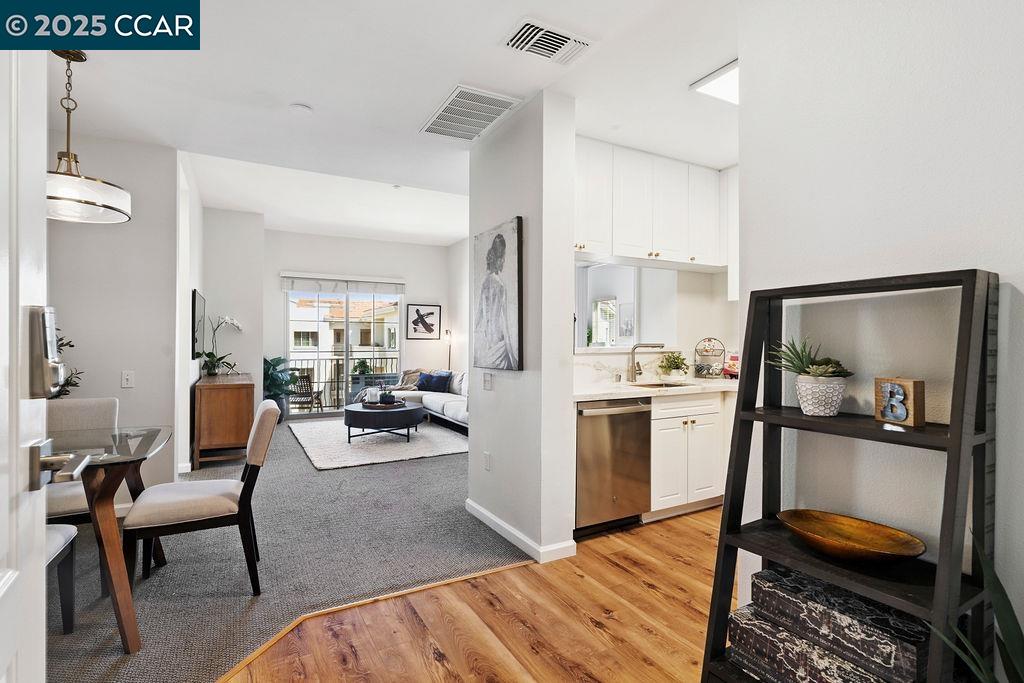 Photo #5: 41106006 Listing 