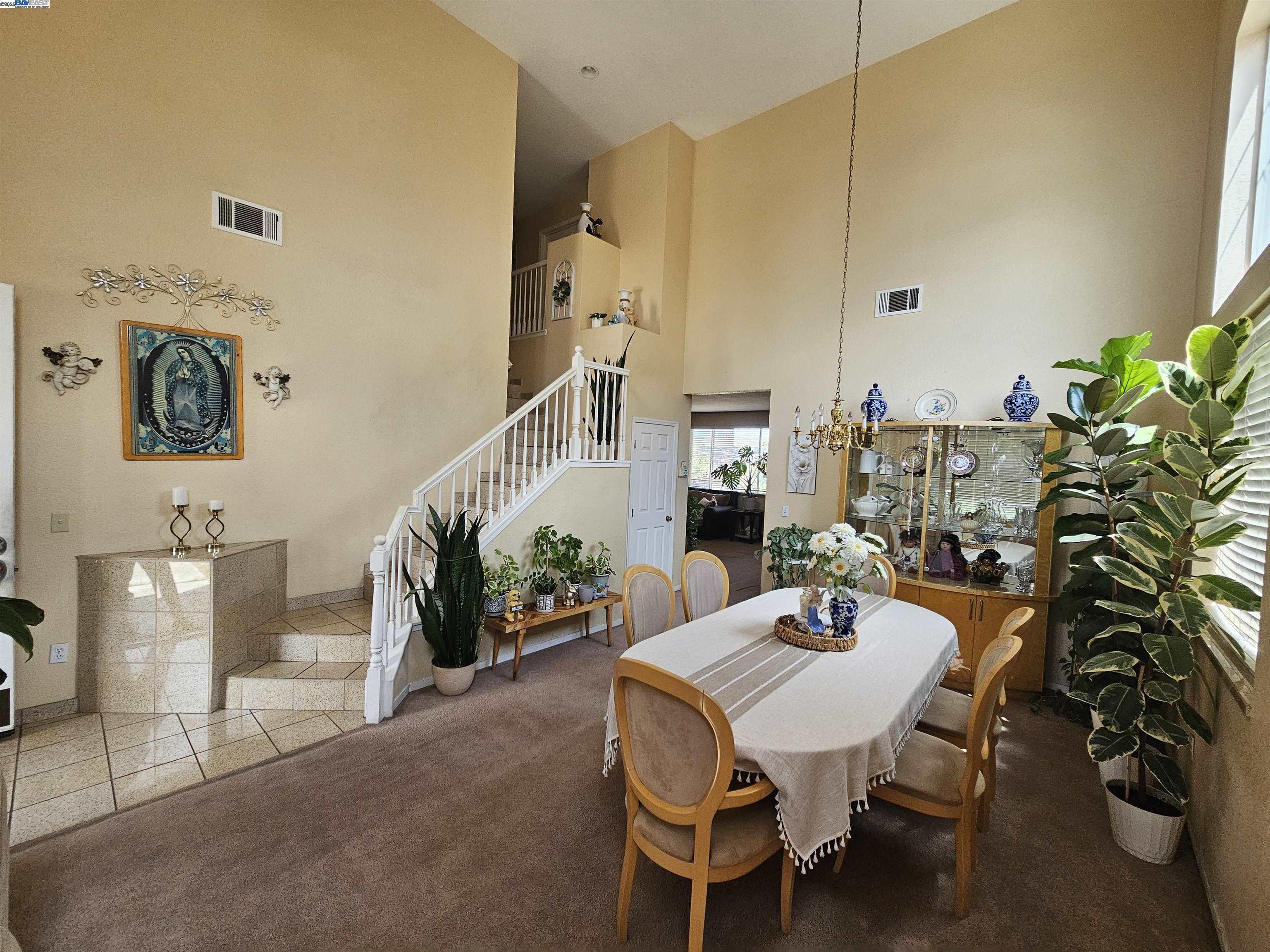 Detail Gallery Image 4 of 27 For Forestwood Way, Lathrop,  CA 95330 - 4 Beds | 2/1 Baths